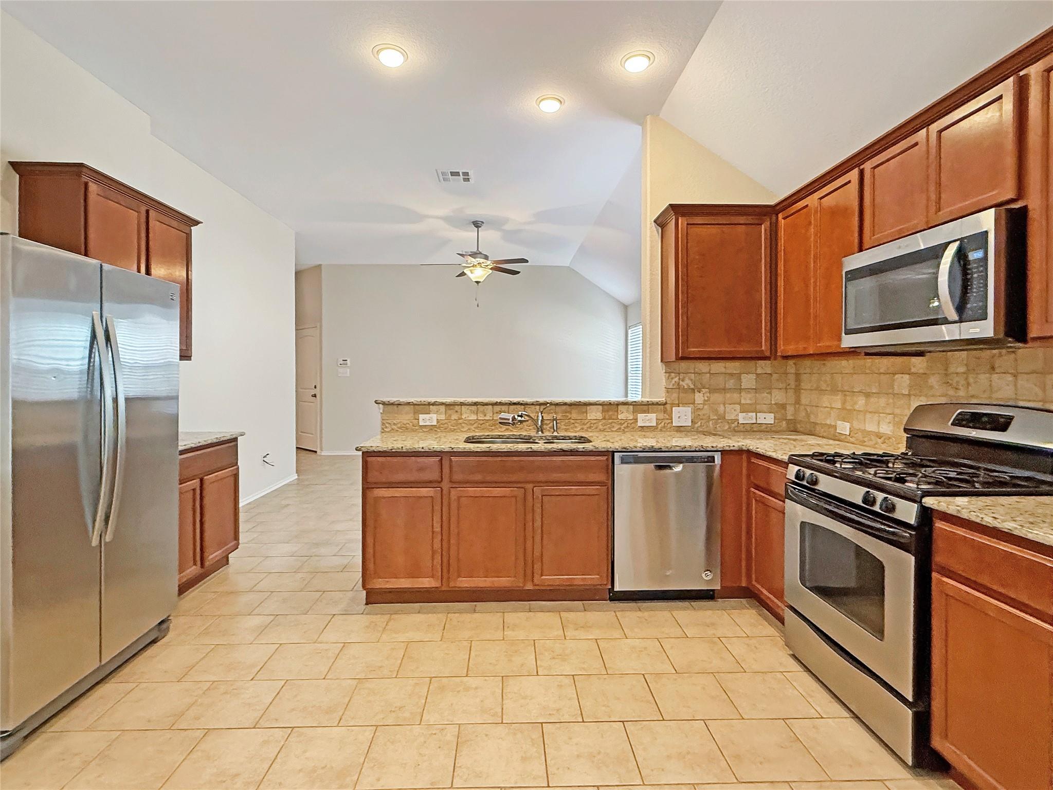 437 Travertine Trl Property Photo 7