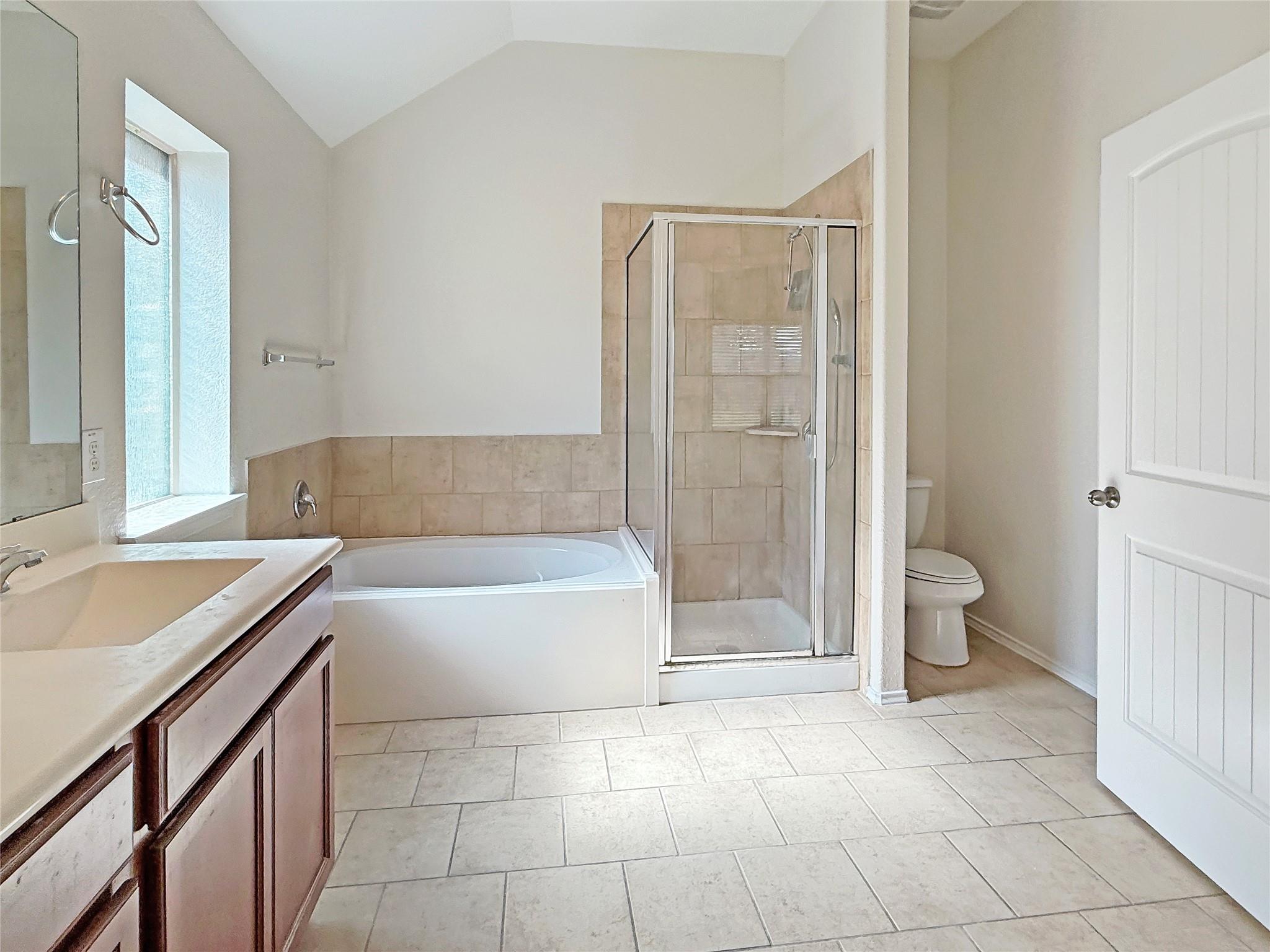 437 Travertine Trl Property Photo 13