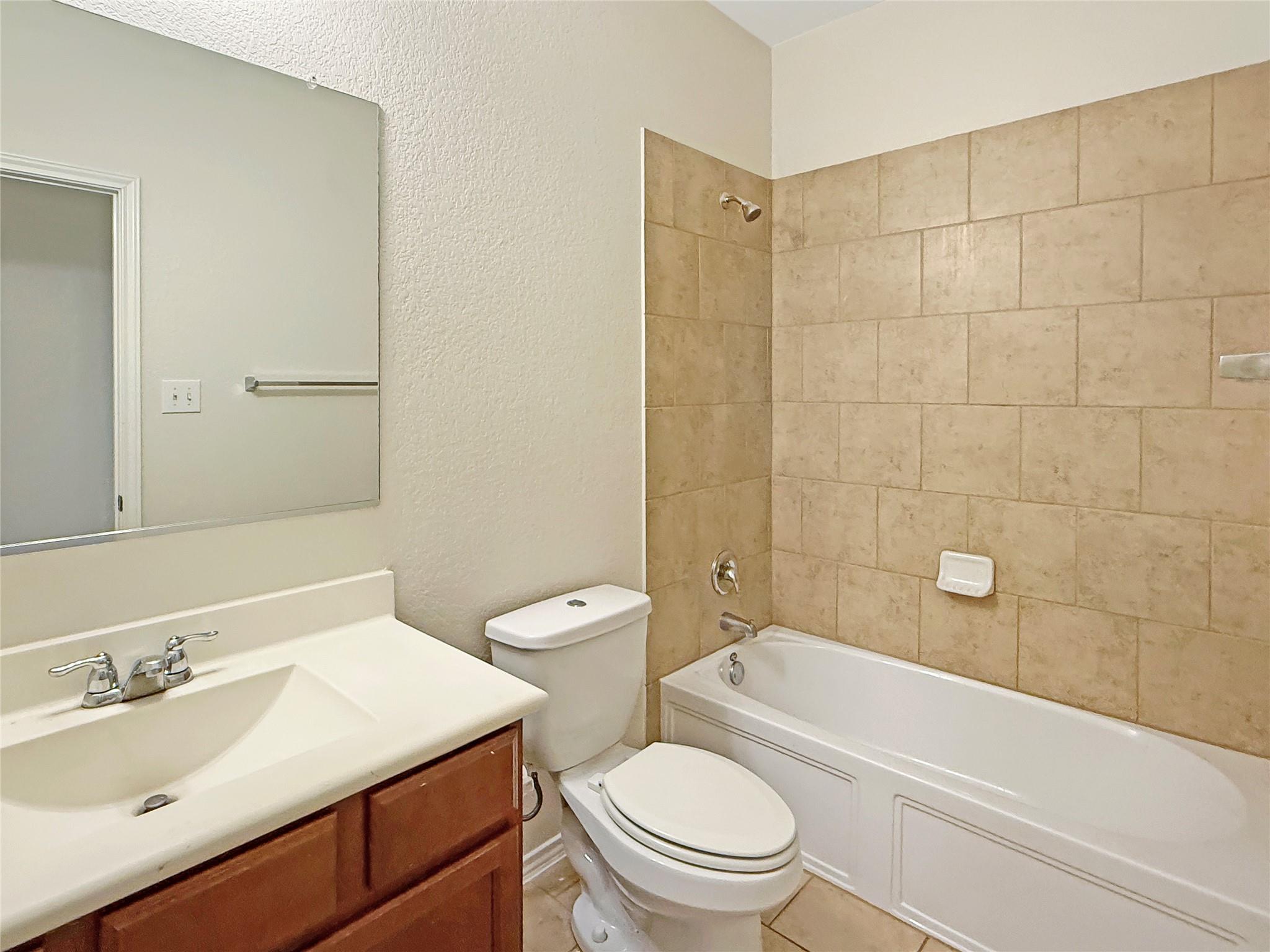 437 Travertine Trl Property Photo 17