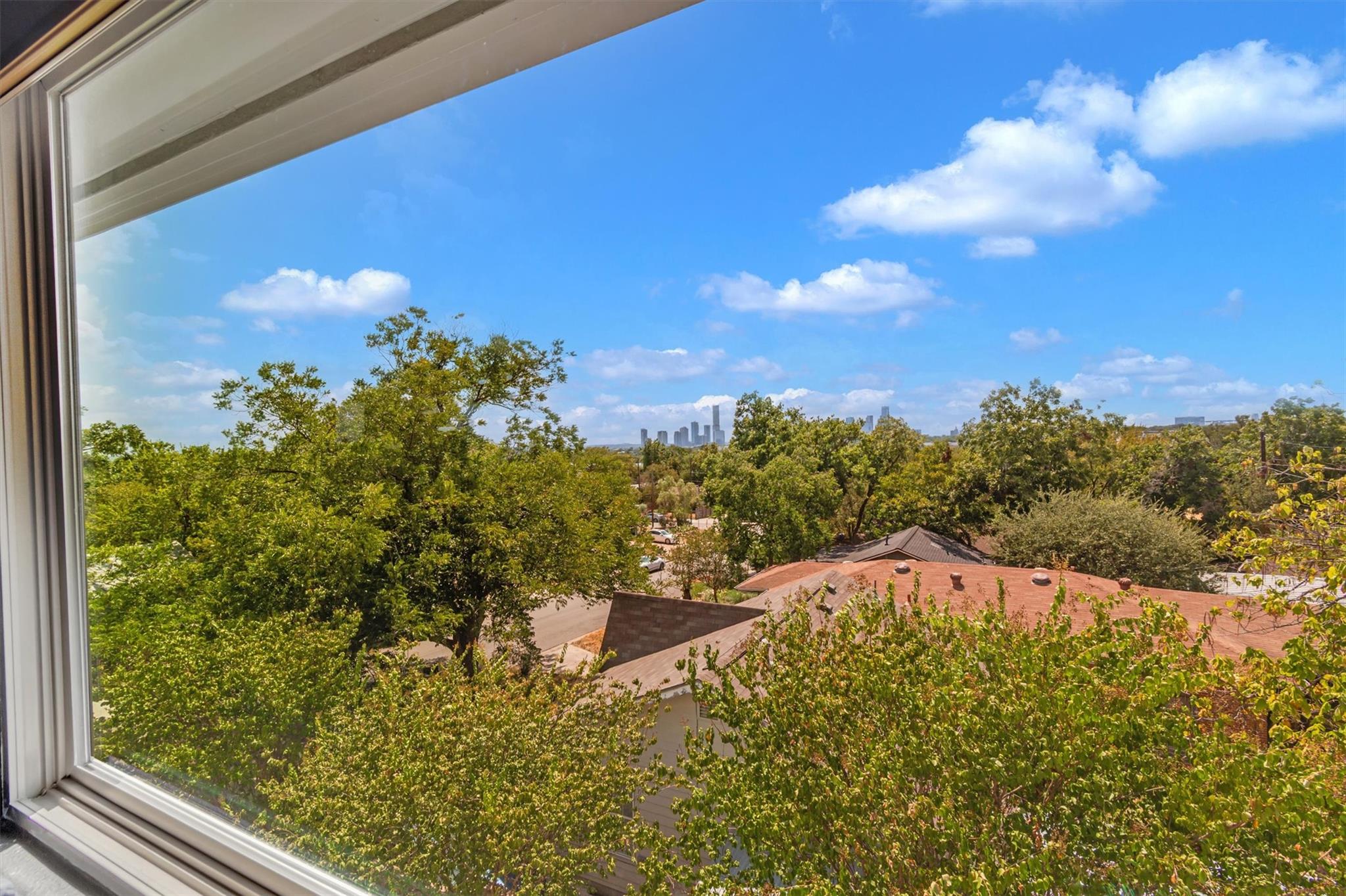 3010 E 18th 1/2 St #a Property Photo 18