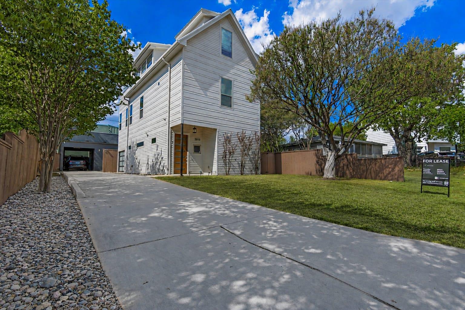 3010 E 18th 1/2 St #a Property Photo 26