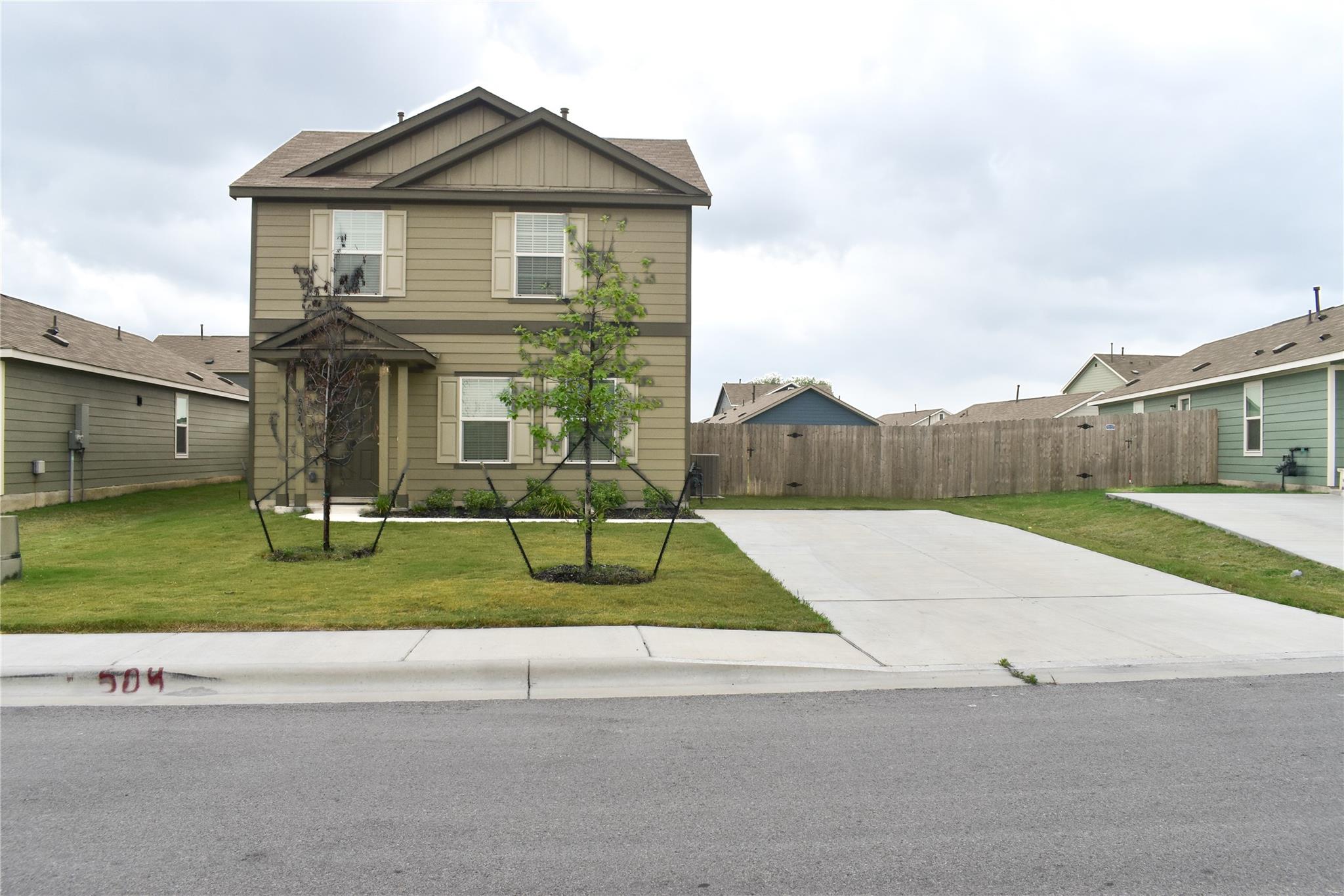 504 Sunray Dr Property Photo 1