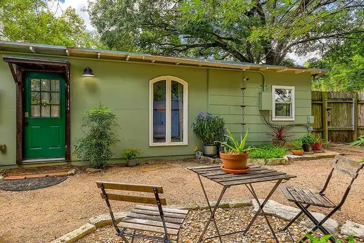 301 Pecan Dr #2 Property Photo 1