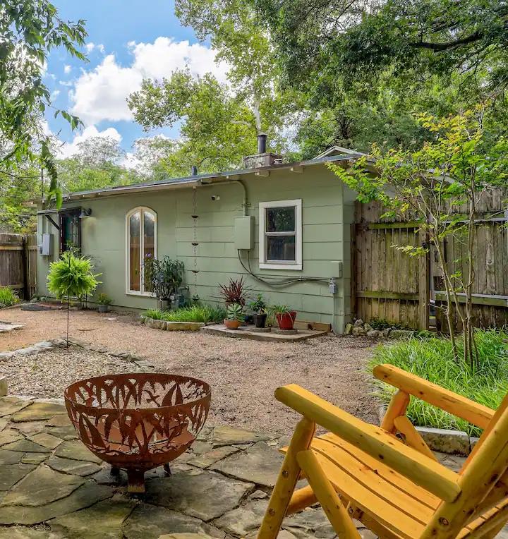 301 Pecan Dr #2 Property Photo 4