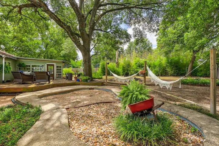 301 Pecan Dr #2 Property Photo 11