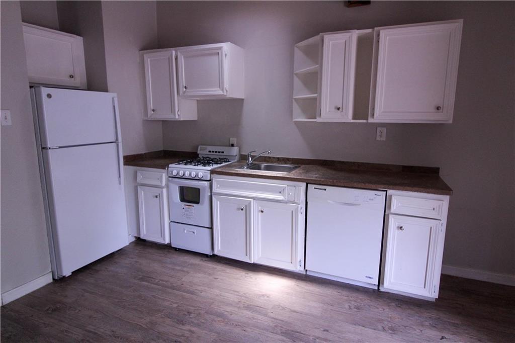 300 Franklin Blvd Property Photo 2