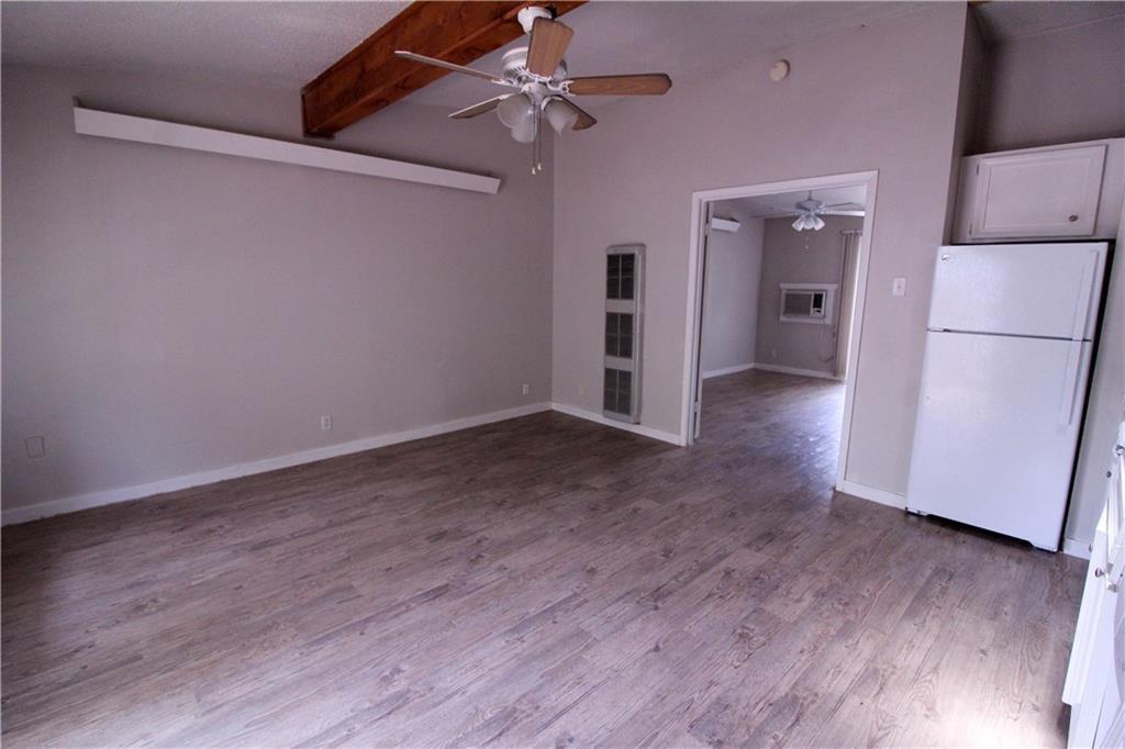 300 Franklin Blvd Property Photo 3