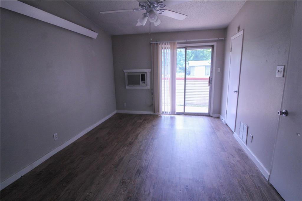 300 Franklin Blvd Property Photo 4