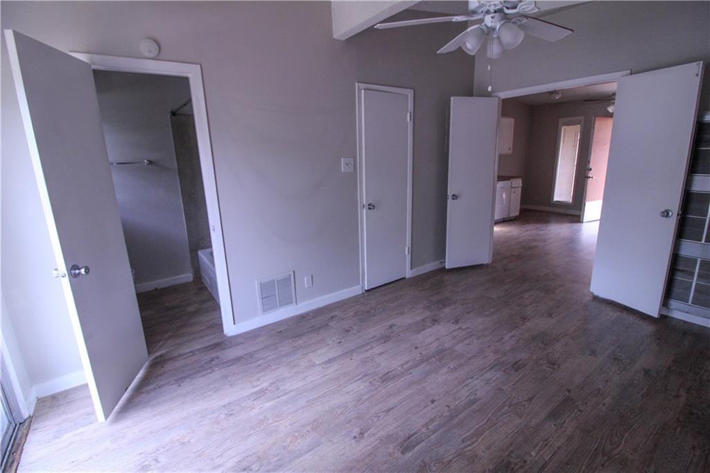 300 Franklin Blvd Property Photo 5