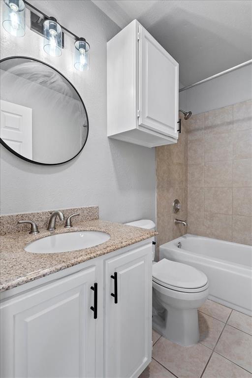 7705 Debbie Dr C Property Photo 4