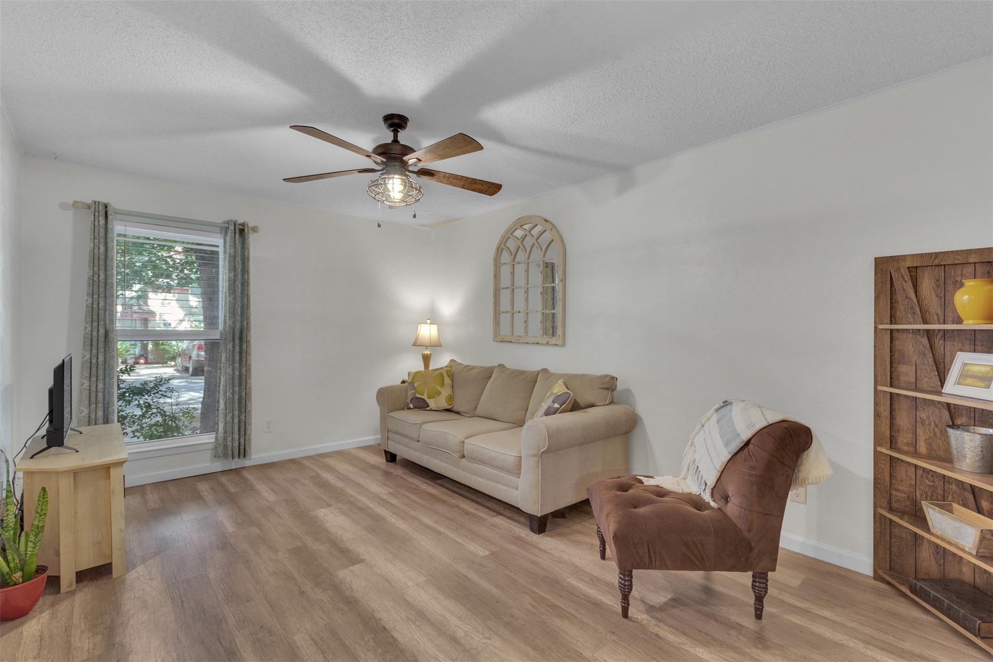 27 Marina Cir Property Photo 5