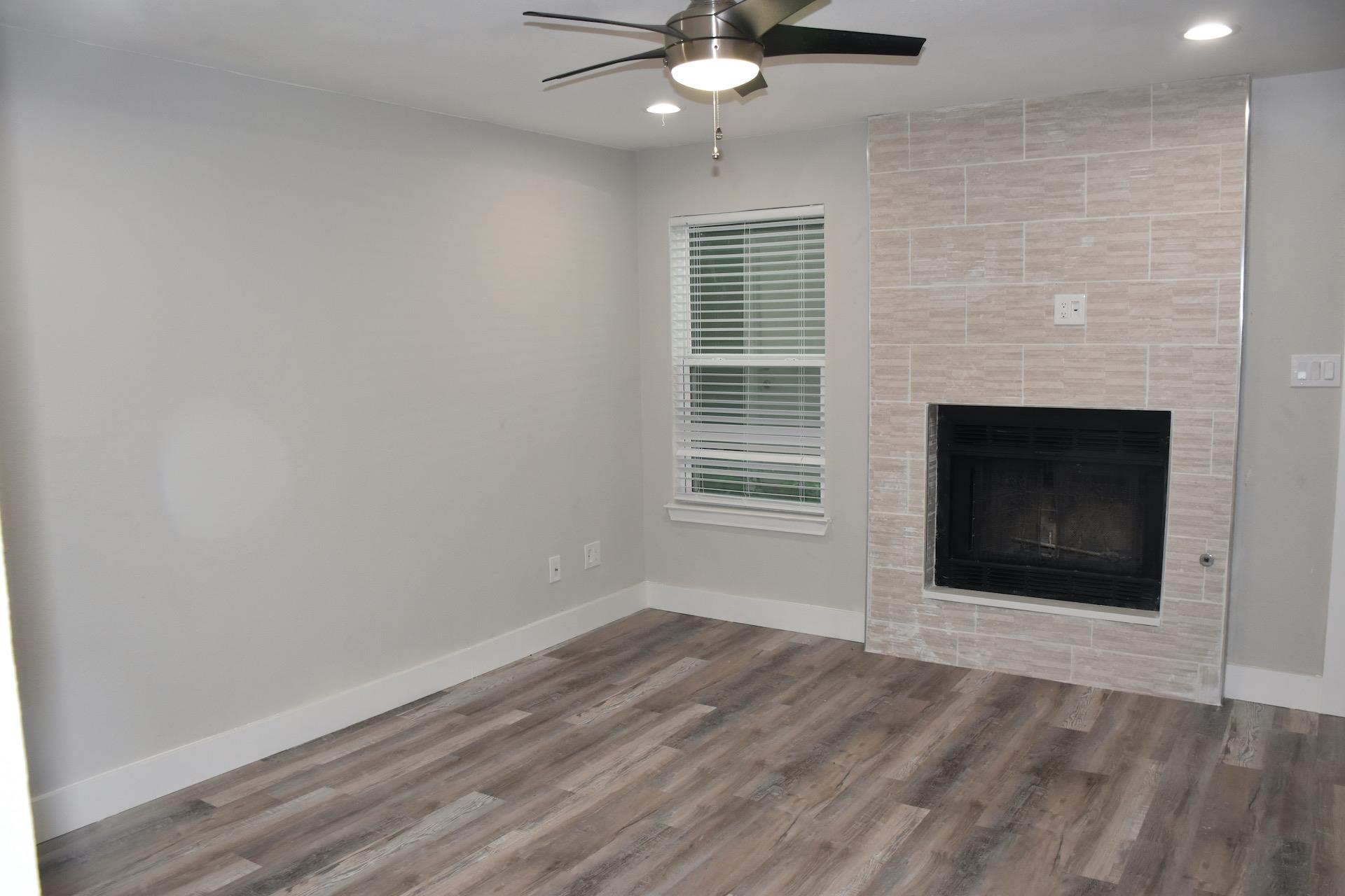 1814 Rawhide Loop Property Photo 4