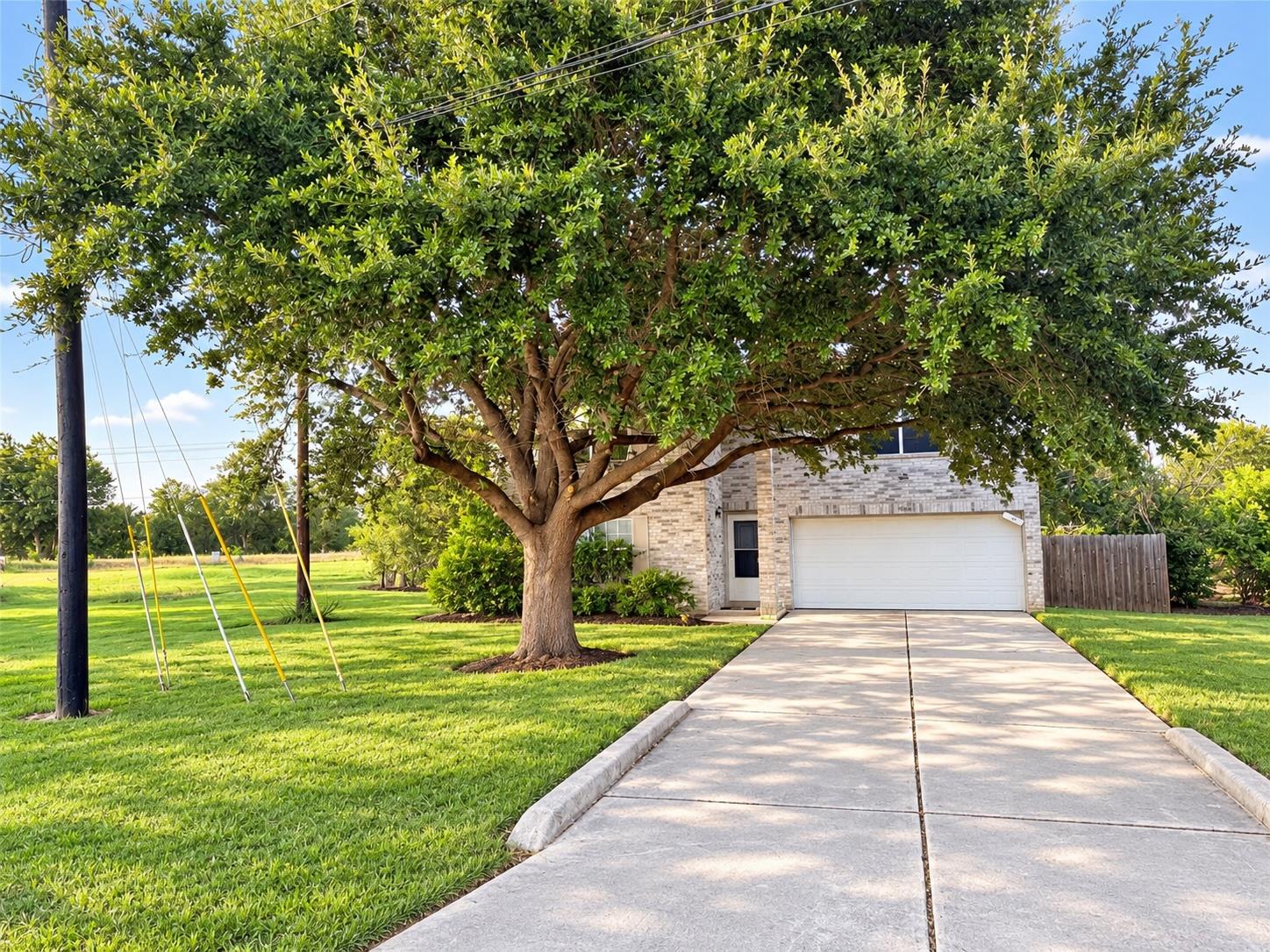 3085 Crestmont Ln Property Photo 1