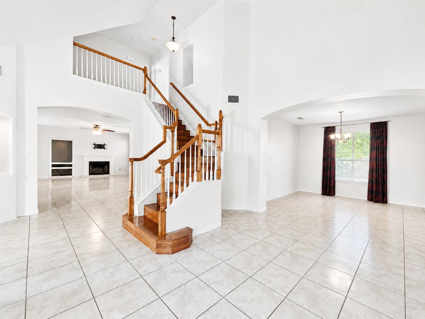 9412 Lightwood Cv Property Photo 4