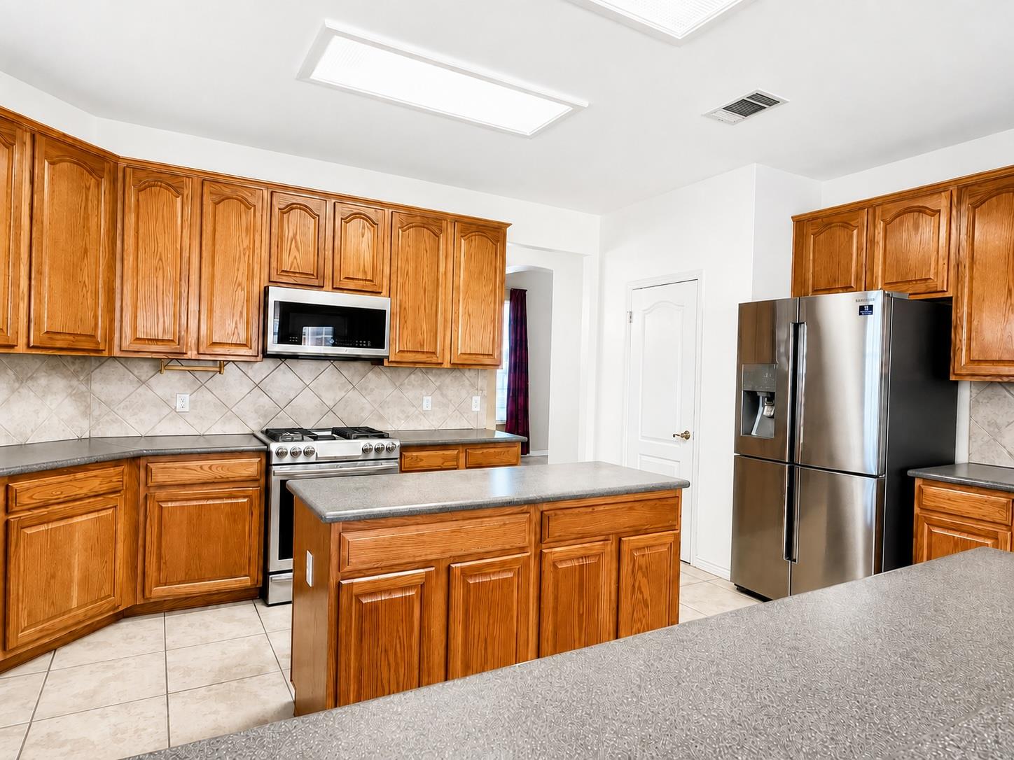 9412 Lightwood Cv Property Photo 6