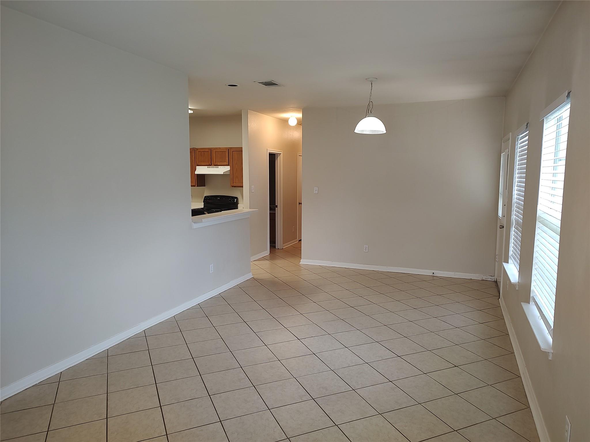 2206 S Bagdad Rd #b Property Photo 3