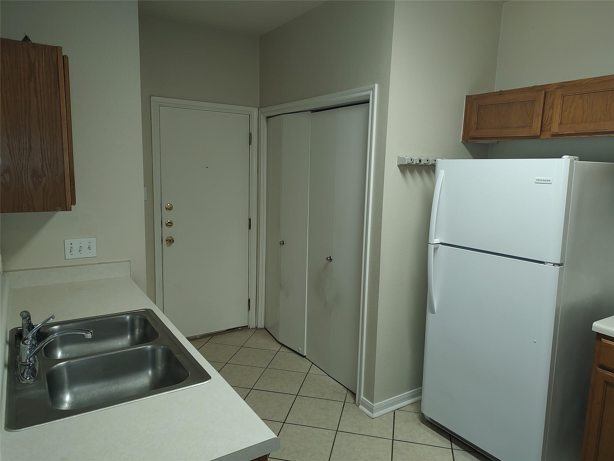 2206 S Bagdad Rd #b Property Photo 5