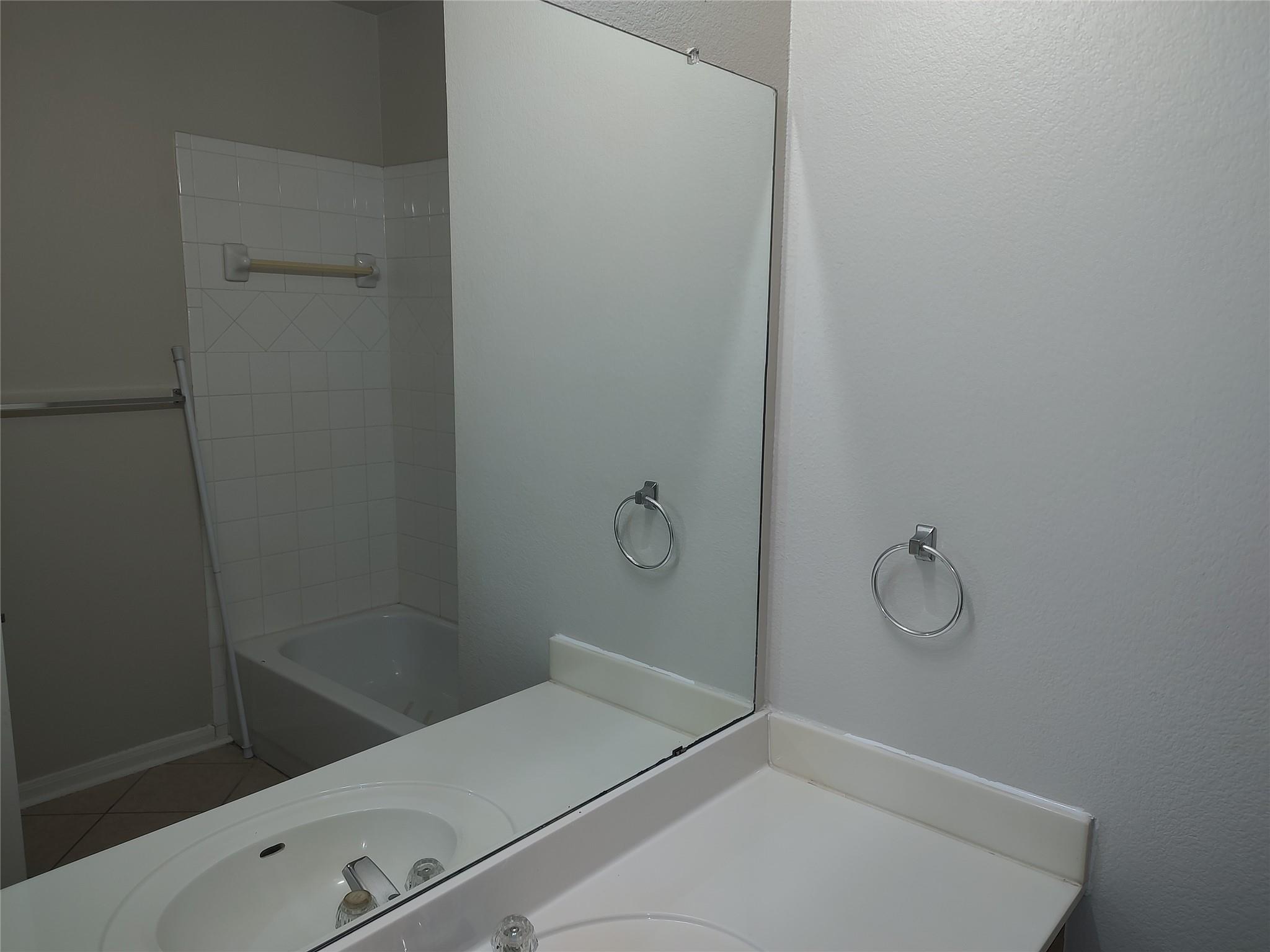 2206 S Bagdad Rd #b Property Photo 10