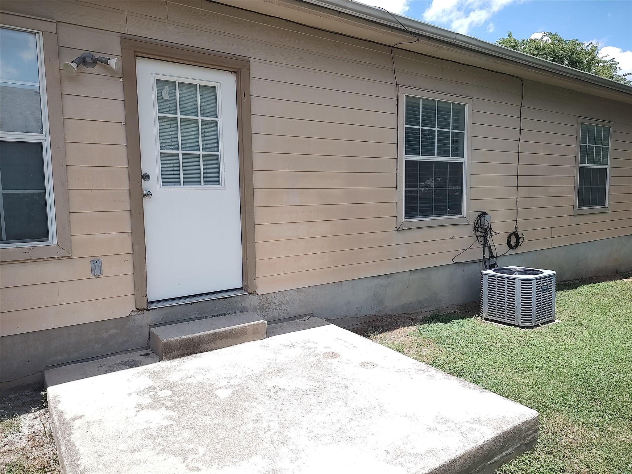 2206 S Bagdad Rd #b Property Photo 11