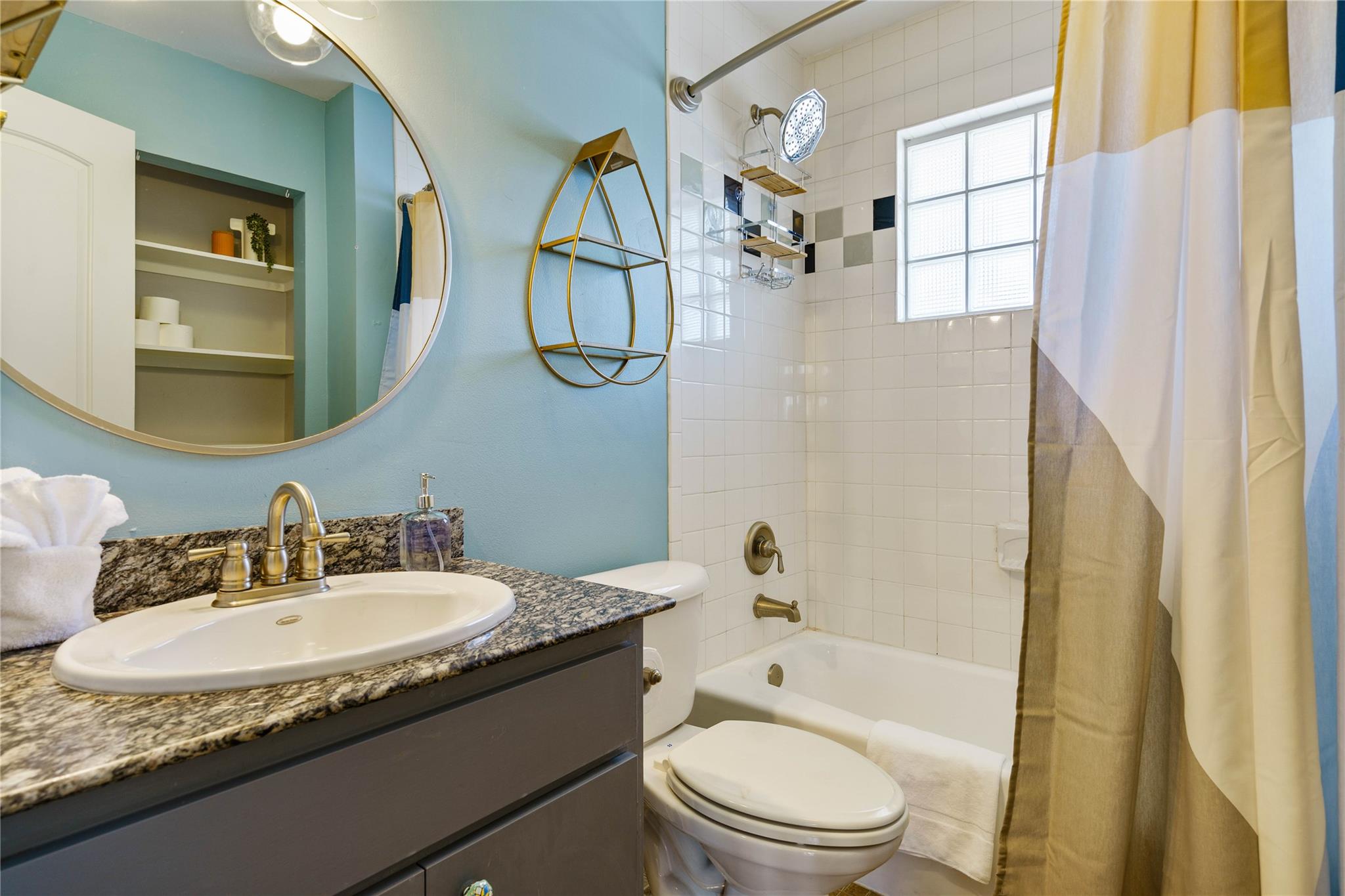 1422 Collier St #214 Property Photo 11