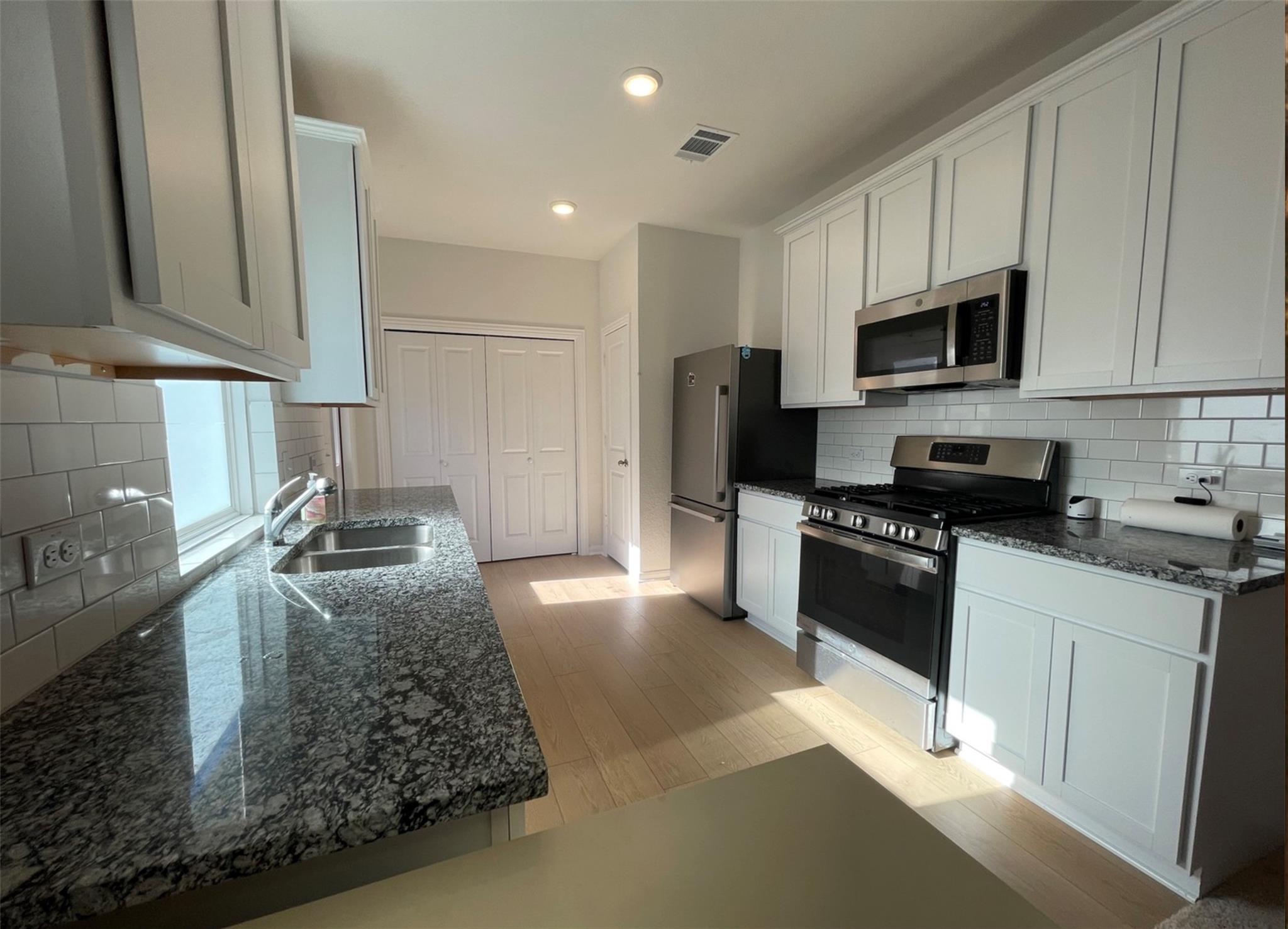 340 Kenai Dr Dr Property Photo 5