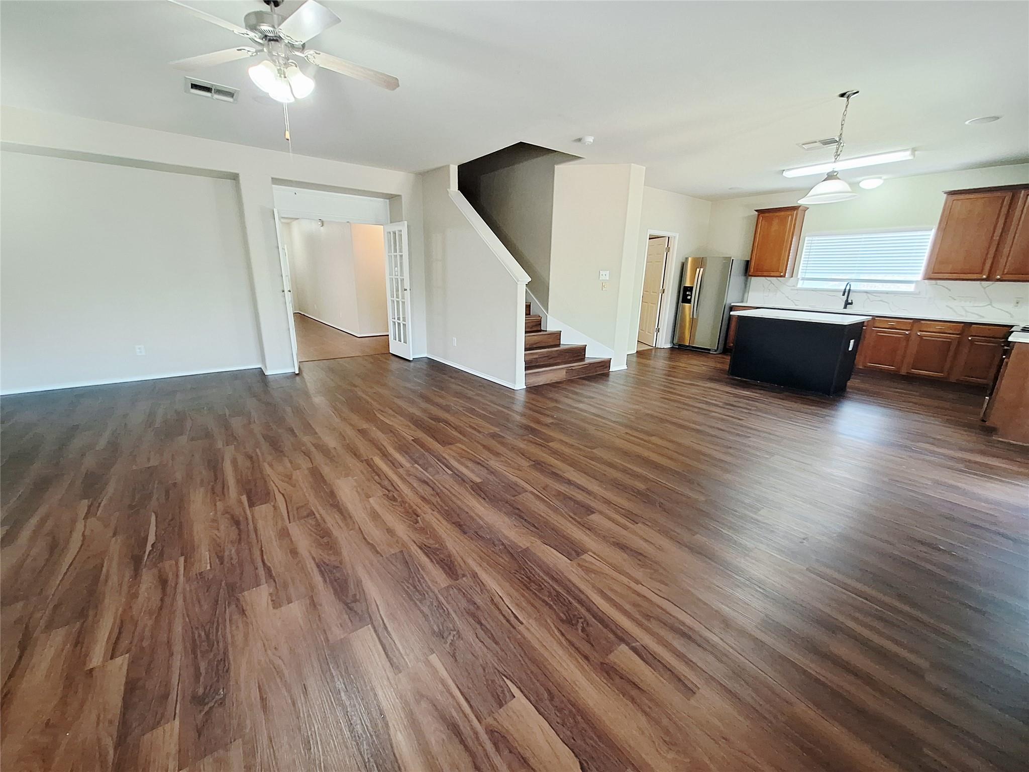 407 W South St Property Photo 10