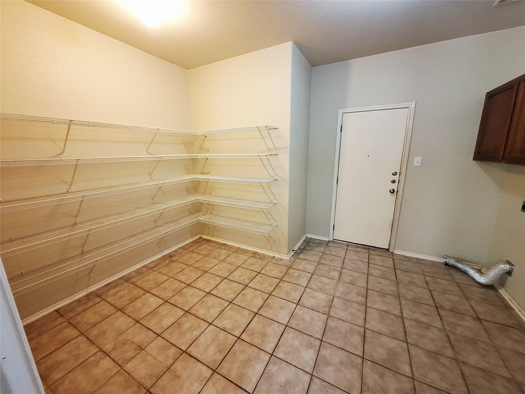 407 W South St Property Photo 14