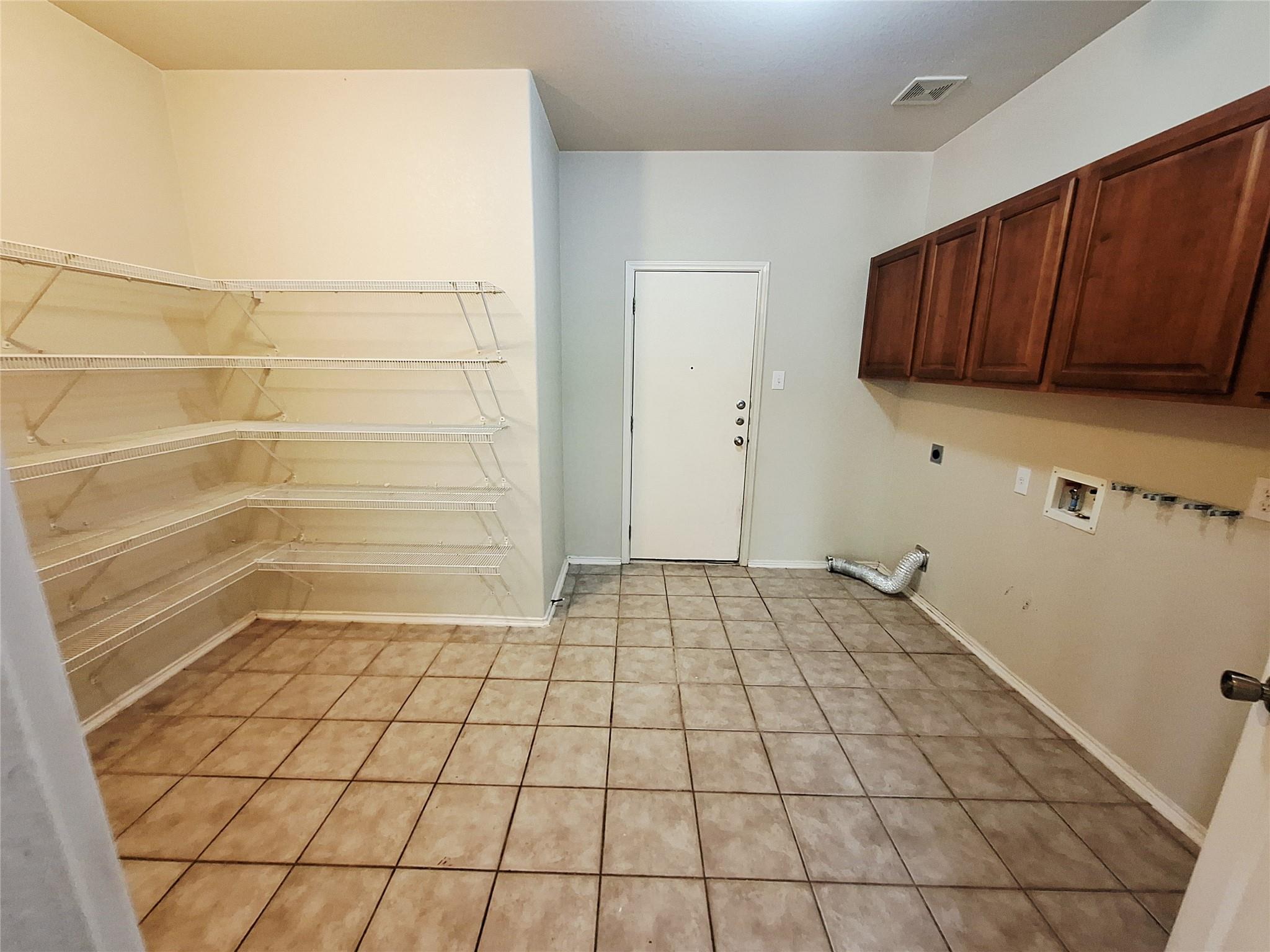 407 W South St Property Photo 15