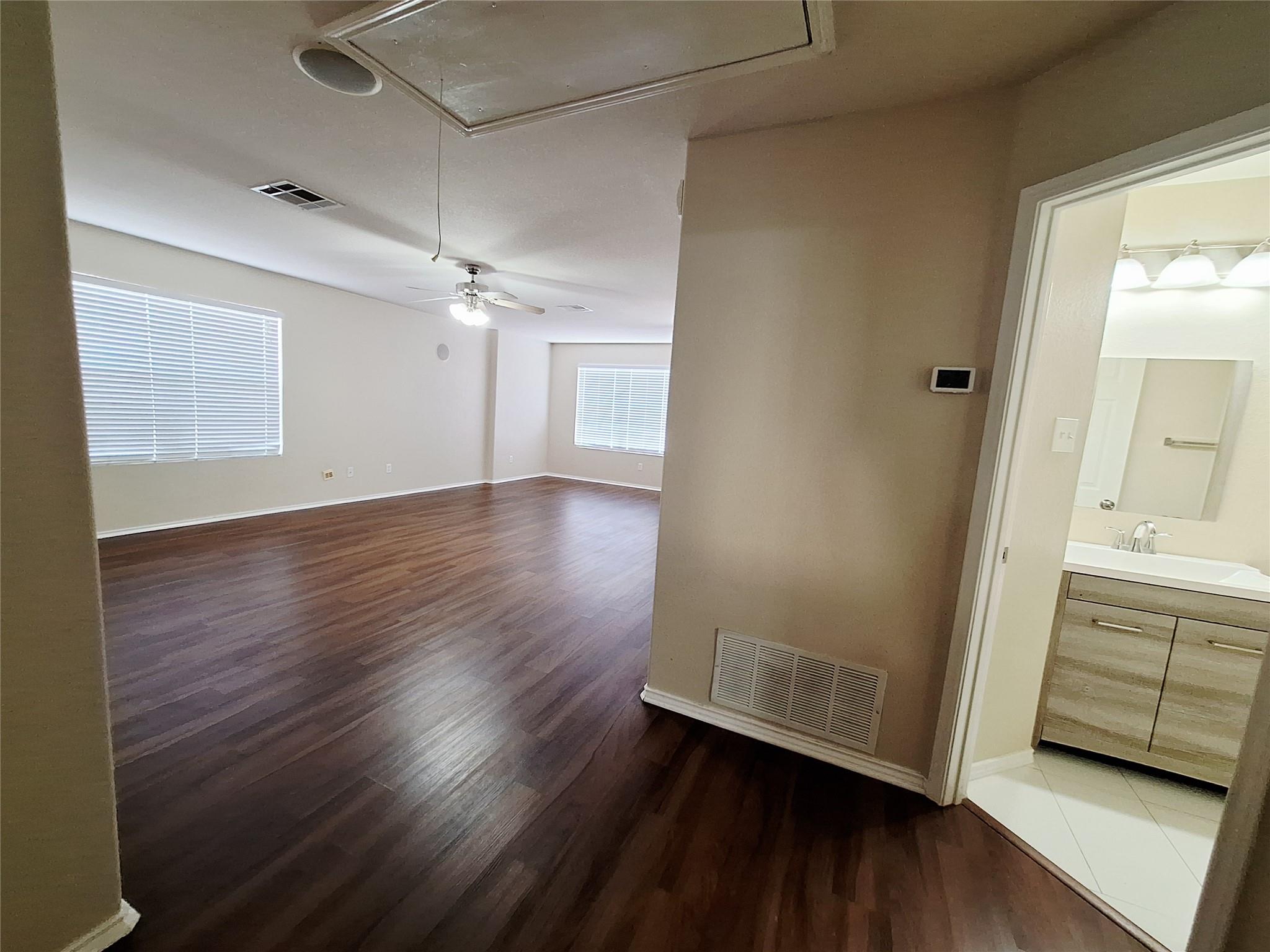 407 W South St Property Photo 16