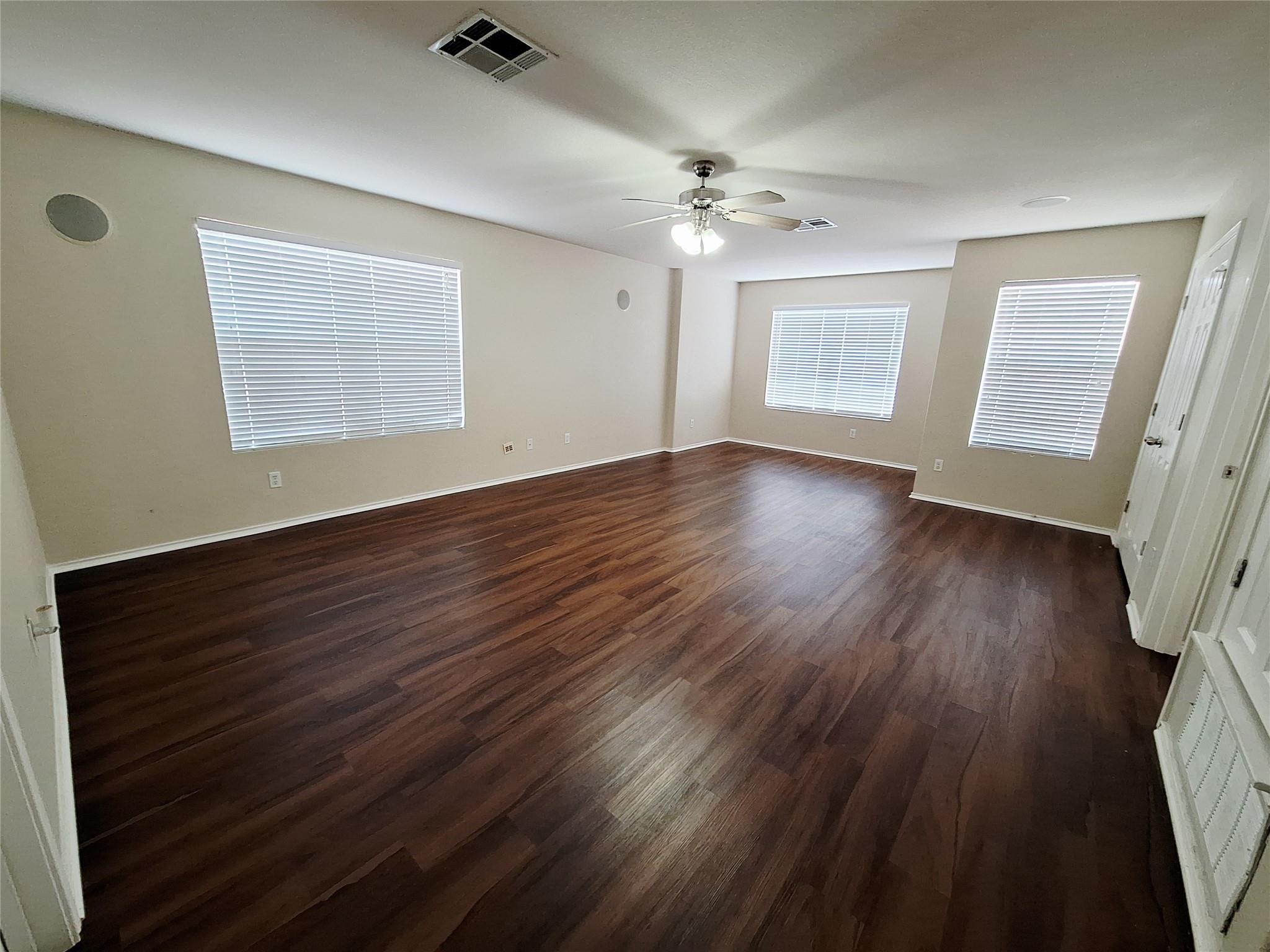 407 W South St Property Photo 17