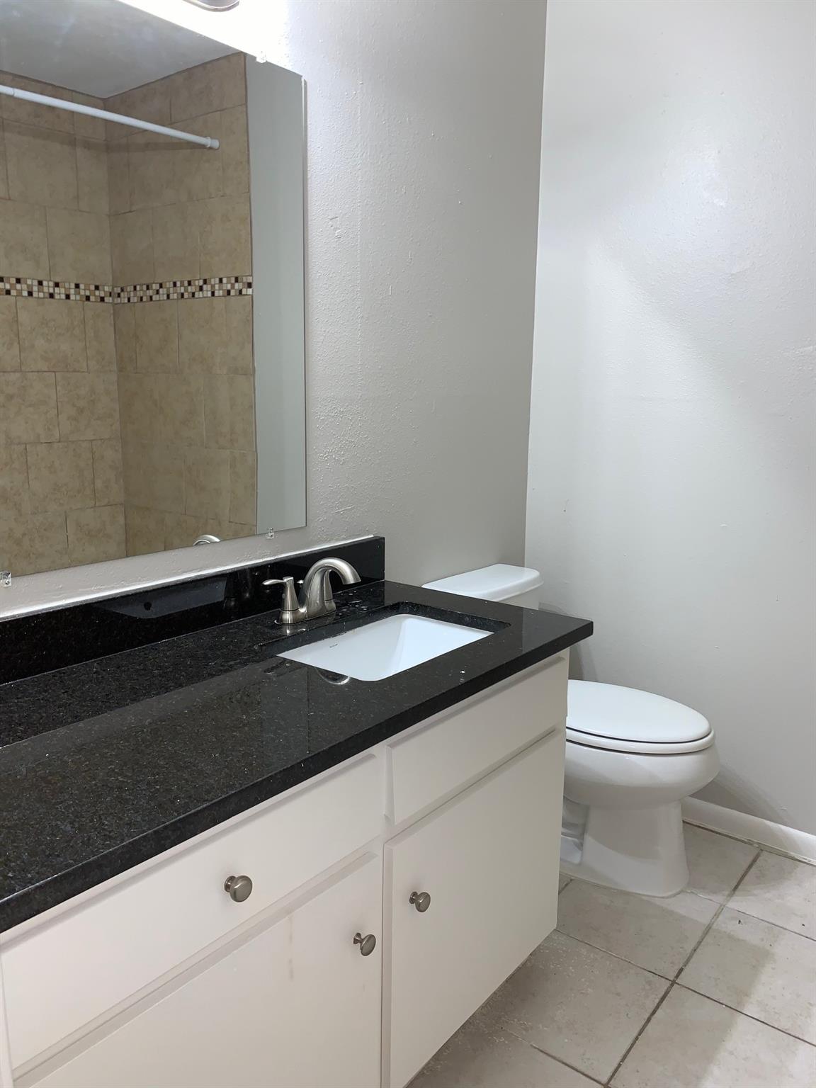303 W 40th St #107 Property Photo 6