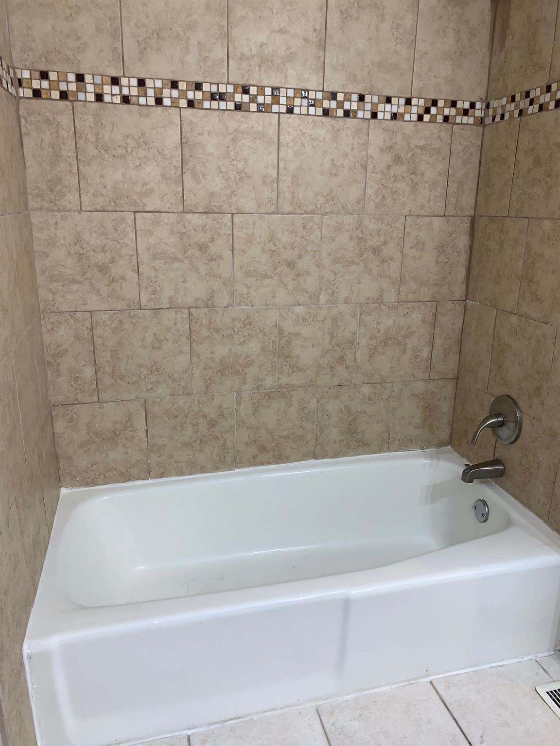 303 W 40th St #107 Property Photo 7