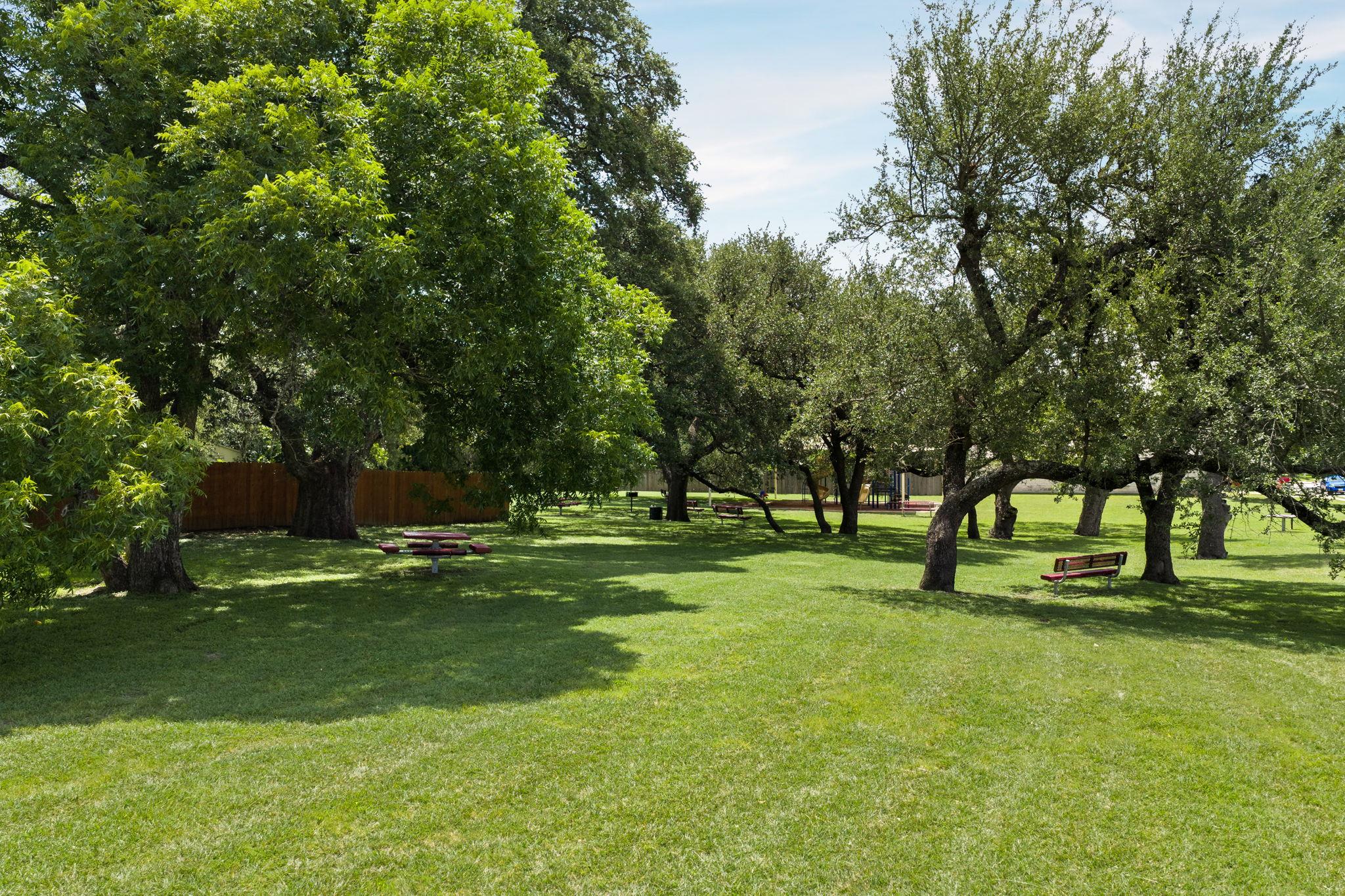 810 Hilltop Dr Property Photo 33