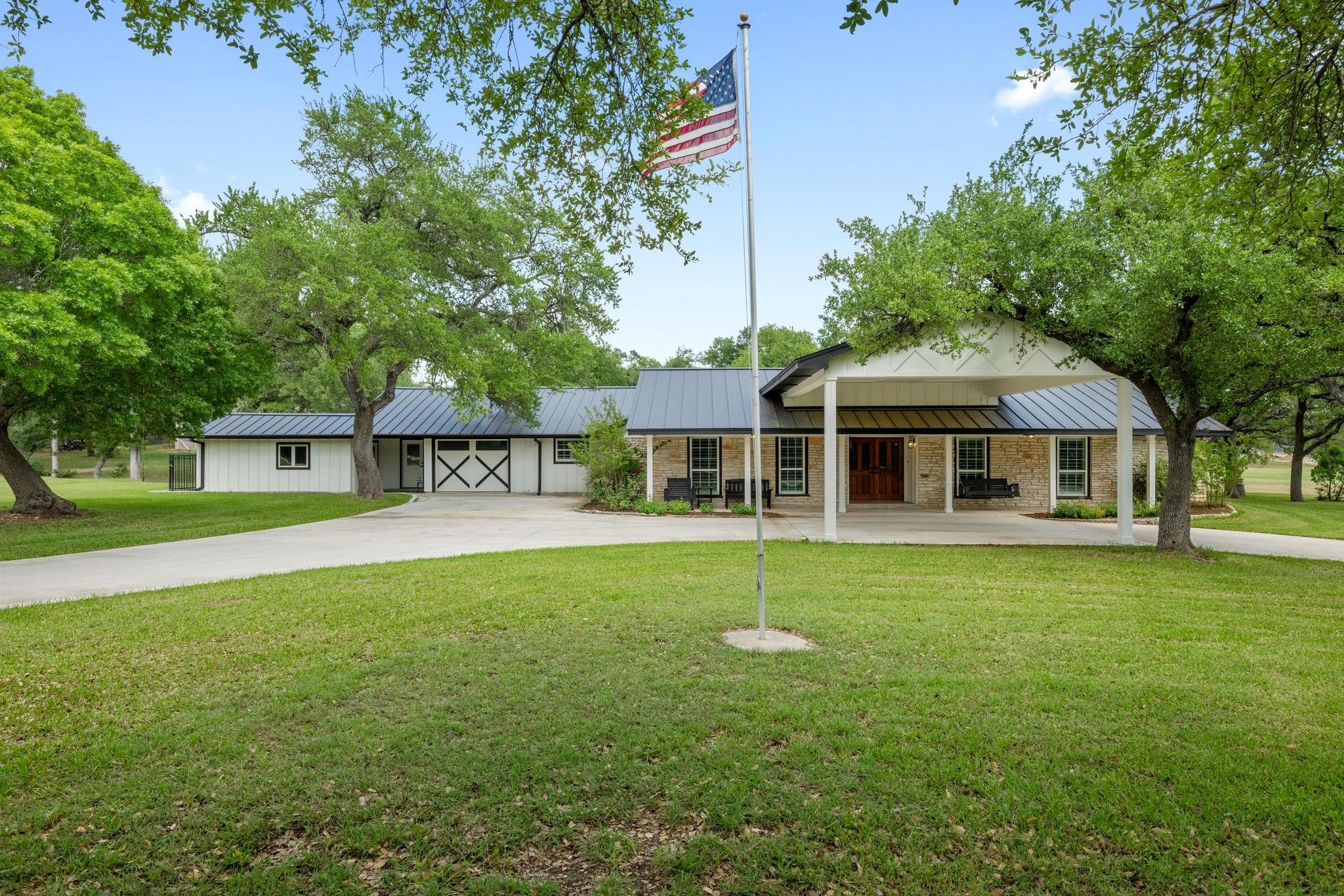 10229 Oliver Dr Property Photo 1