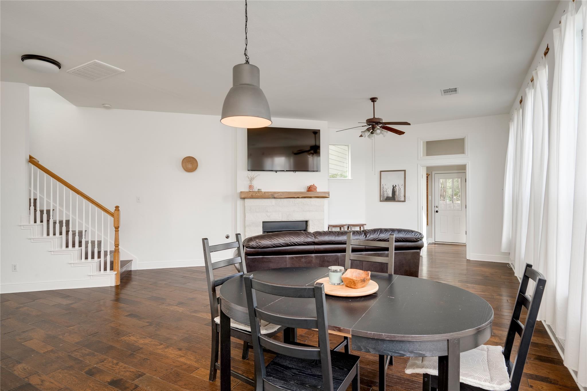 1802 Village Oak Ct Property Photo 6