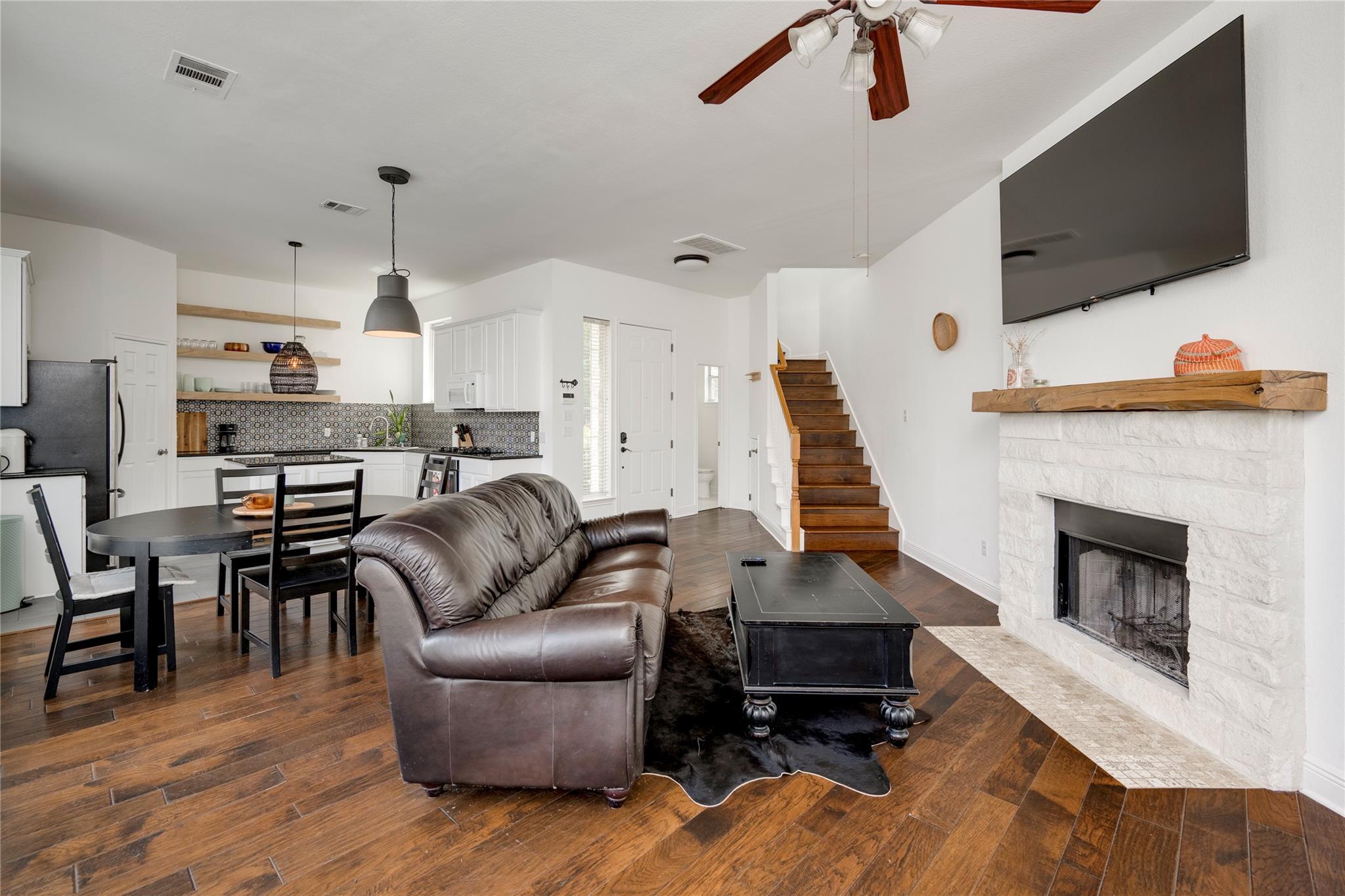 1802 Village Oak Ct Property Photo 8