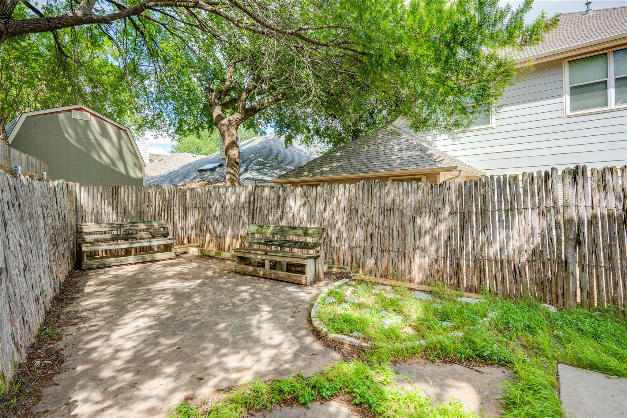 1802 Village Oak Ct Property Photo 28