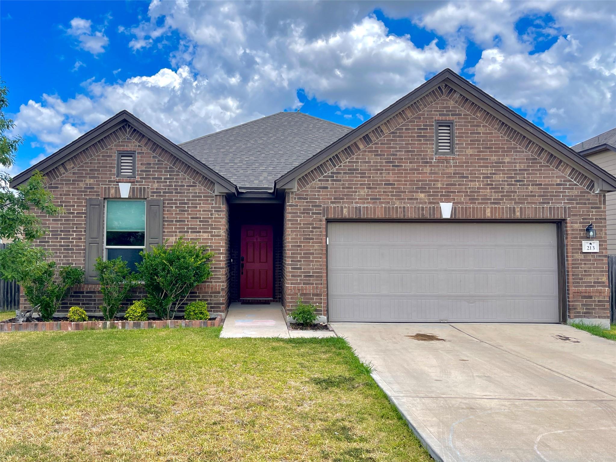 213 Connor Elkins Dr Property Photo 1
