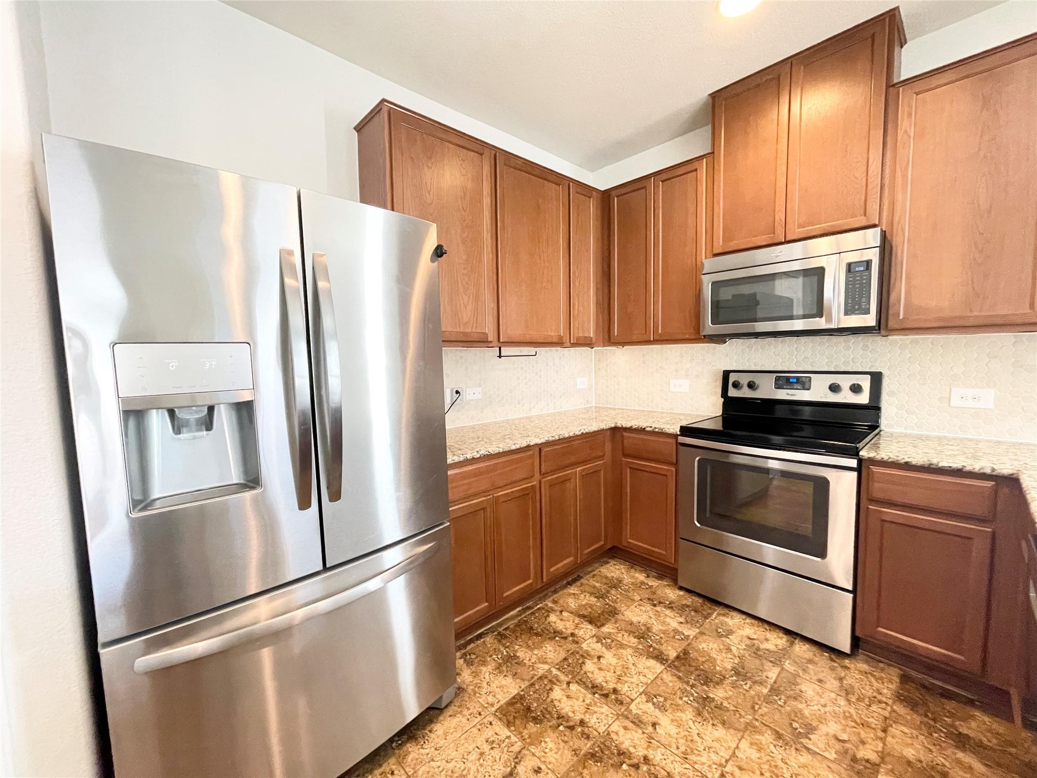 213 Connor Elkins Dr Property Photo 4