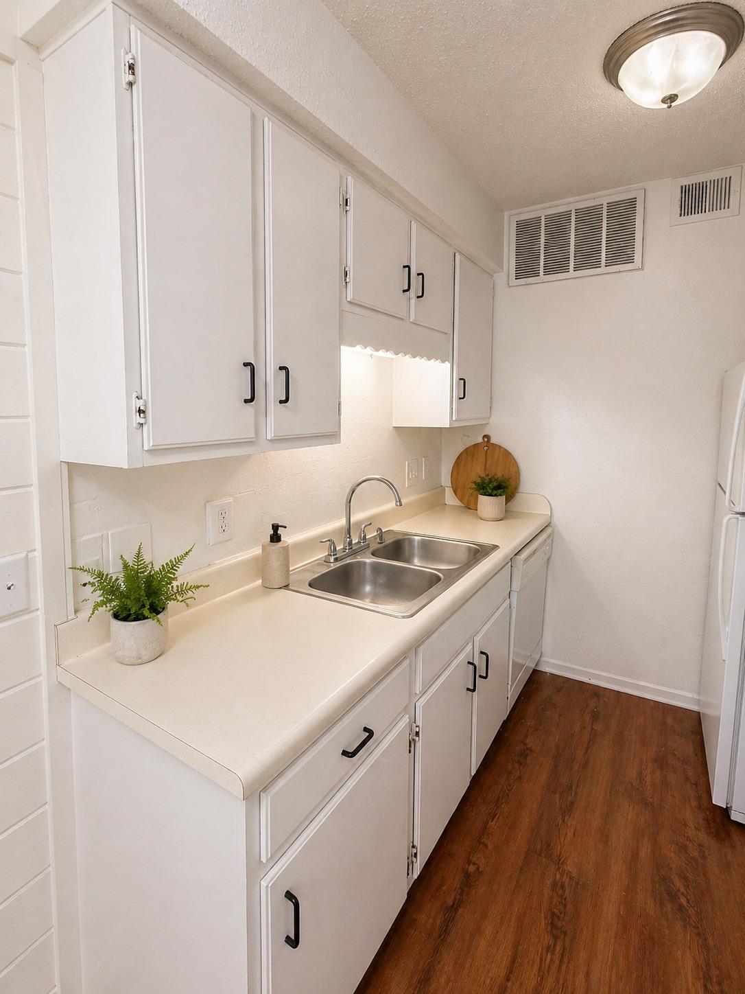 2704 Salado St #103 Property Photo 7