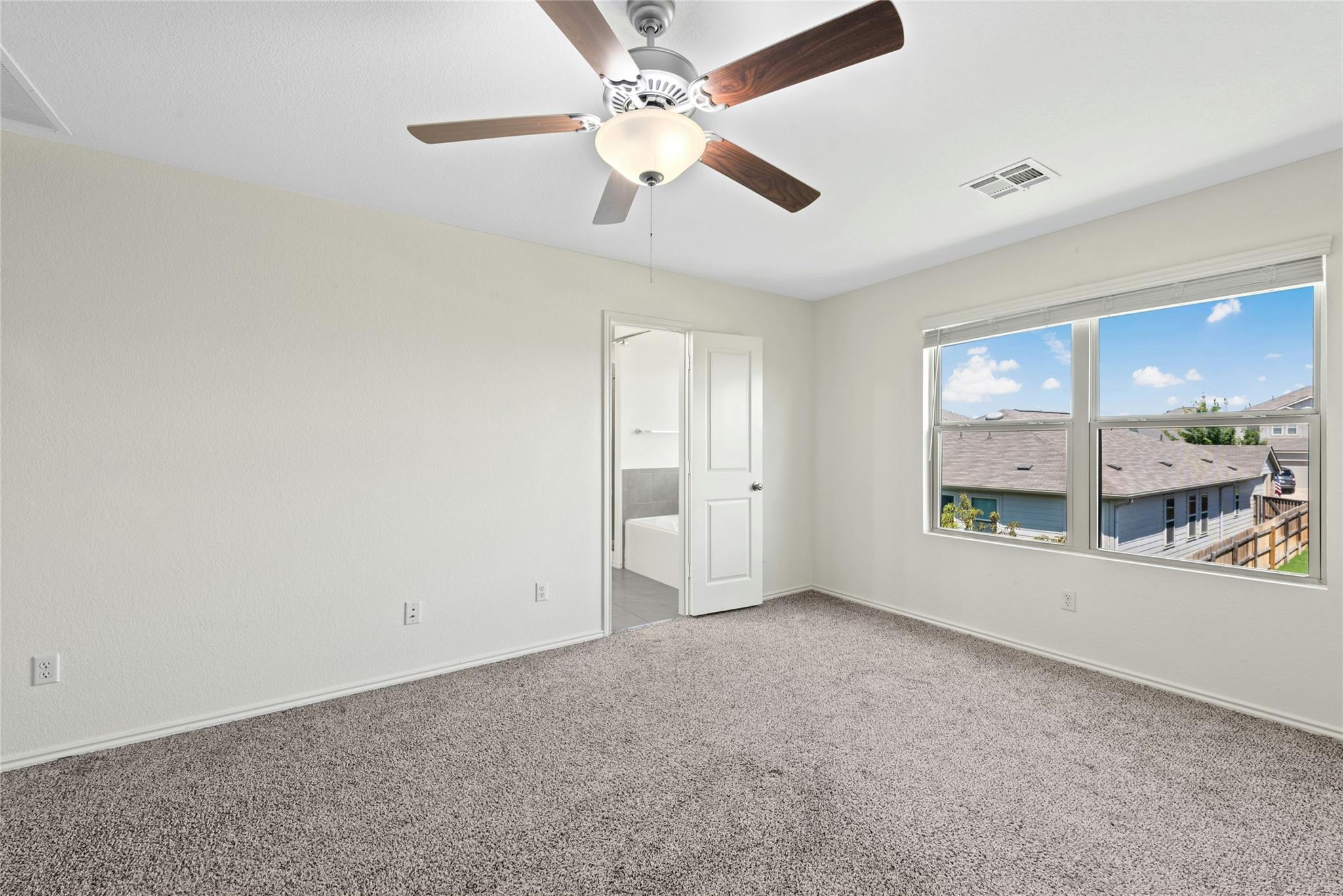513 Circle Way Property Photo 7