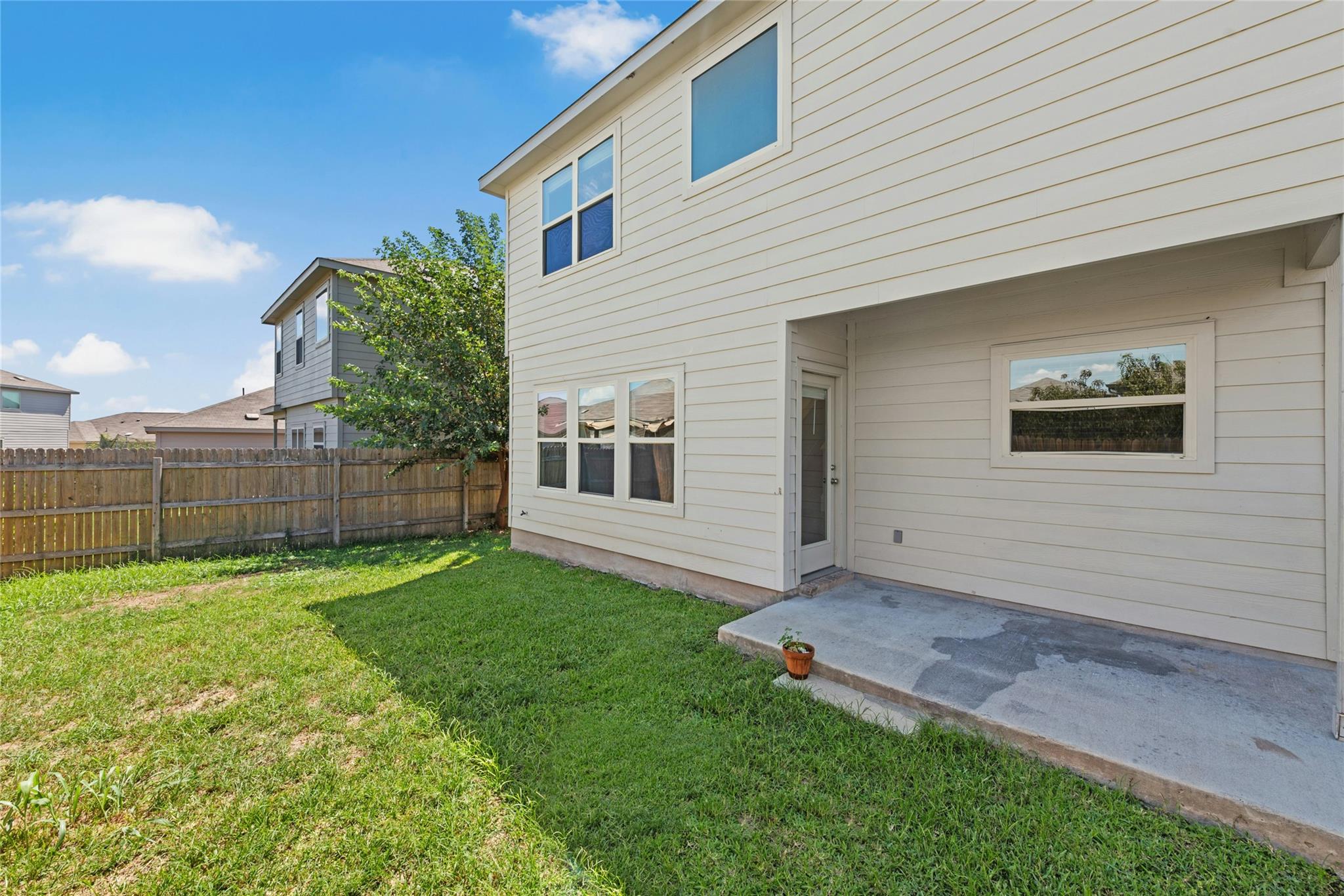 513 Circle Way Property Photo 10
