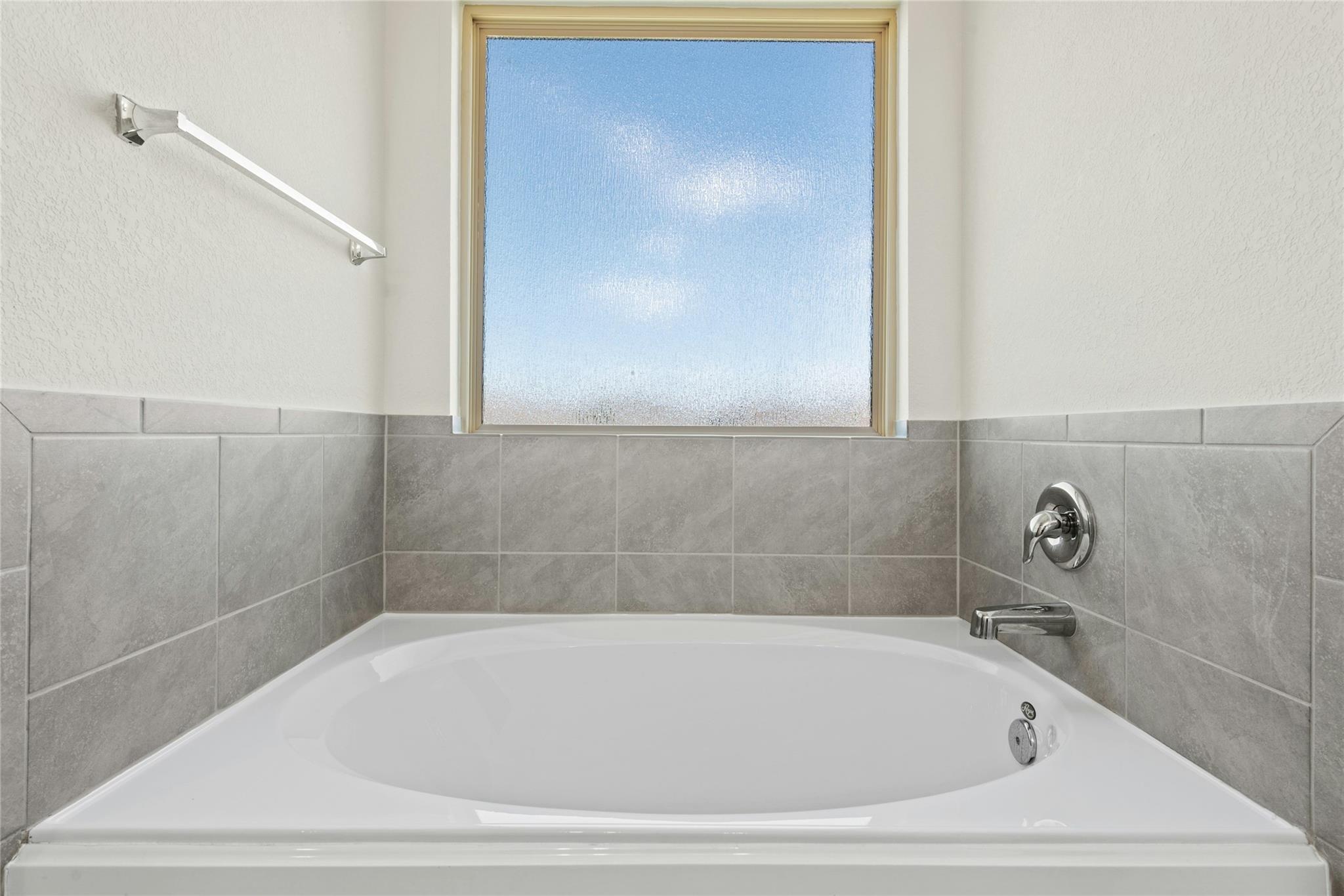 513 Circle Way Property Photo 24