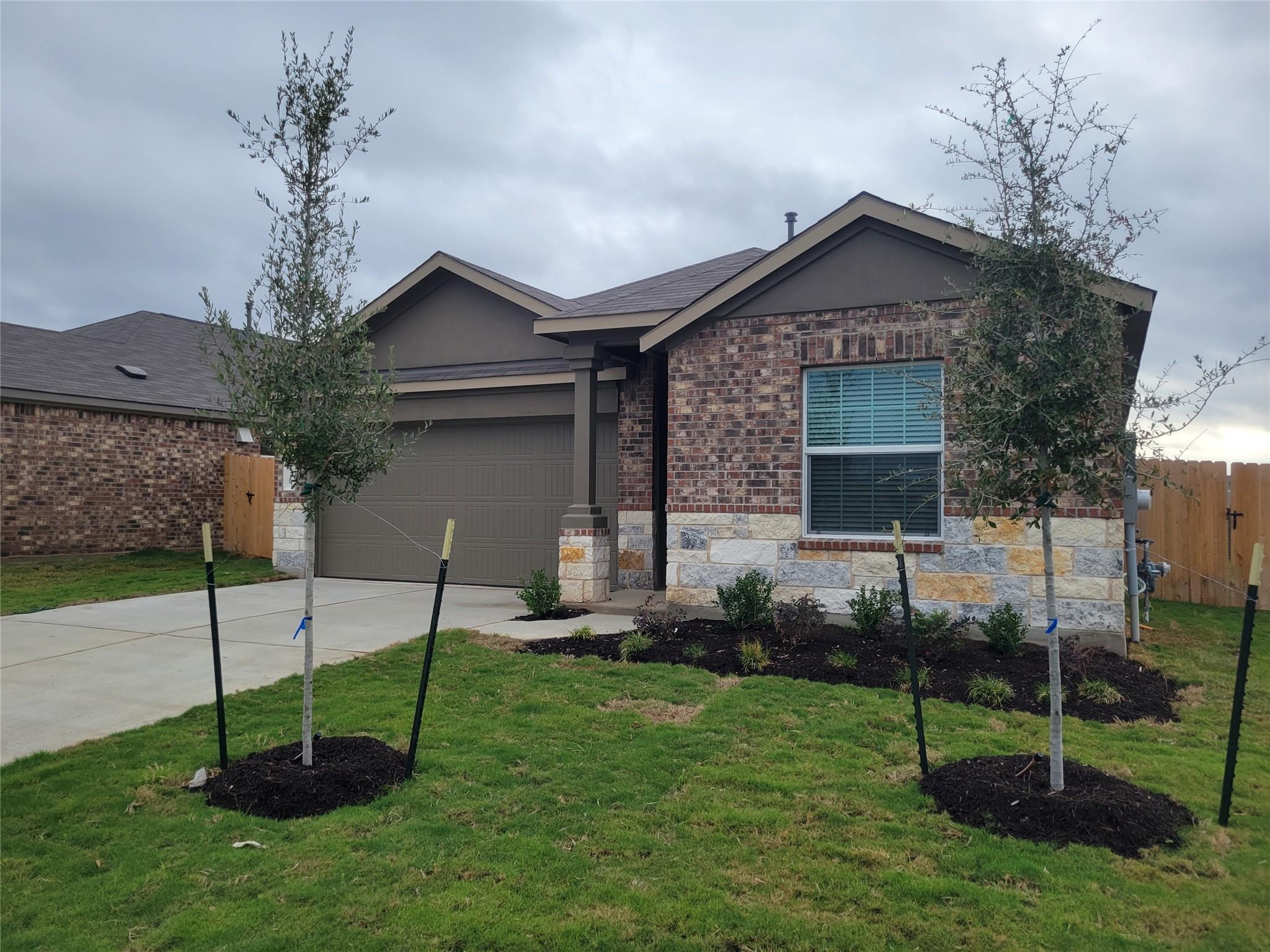 634 Waterway Ave Property Photo 3