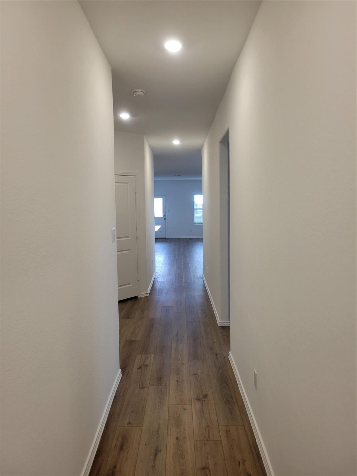 634 Waterway Ave Property Photo 5