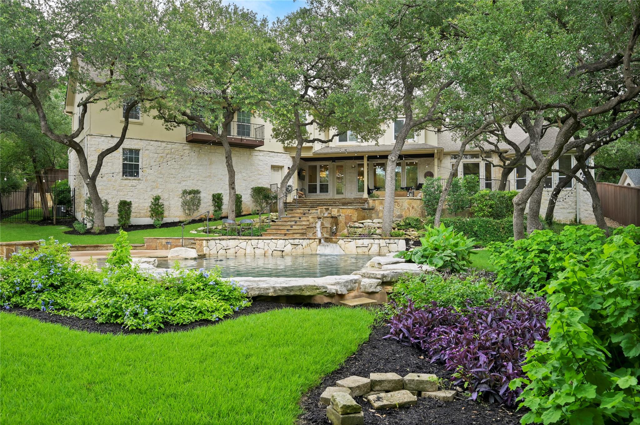 2704 Regents Park Property Photo 1