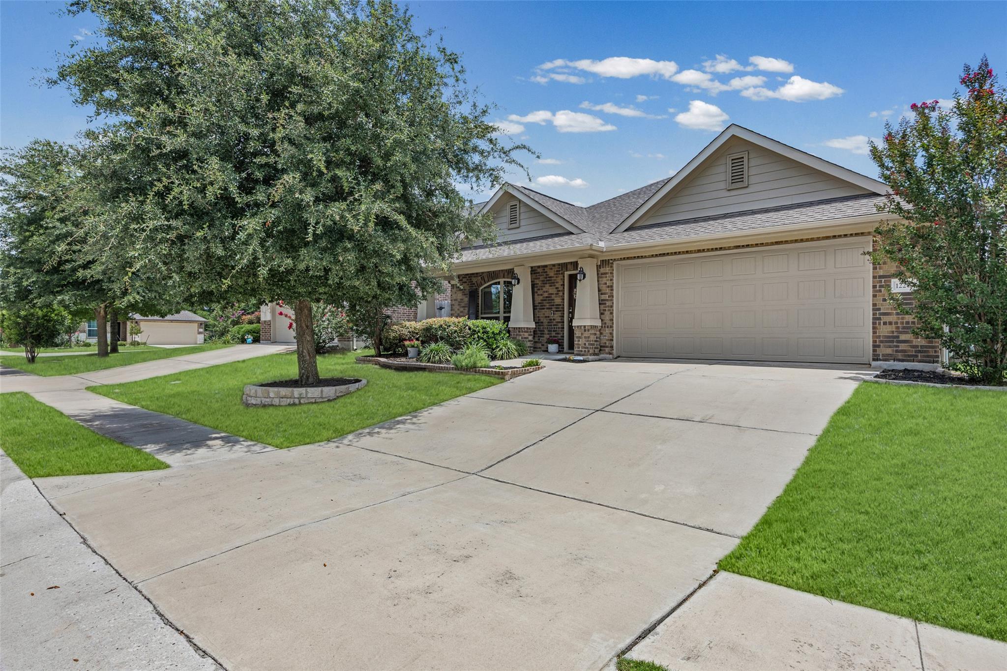 12203 Toluca Dr Property Photo 3
