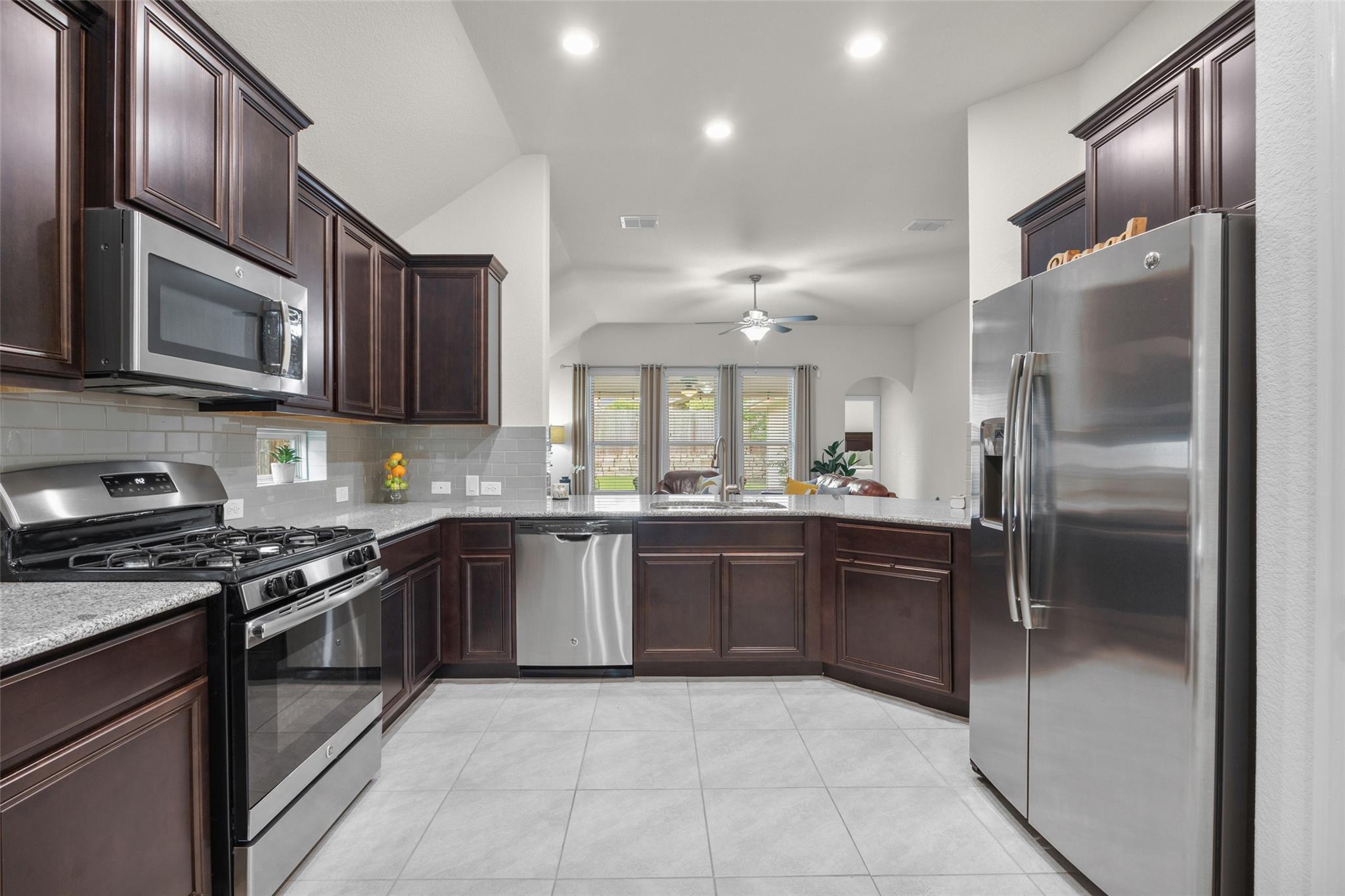 12203 Toluca Dr Property Photo 9