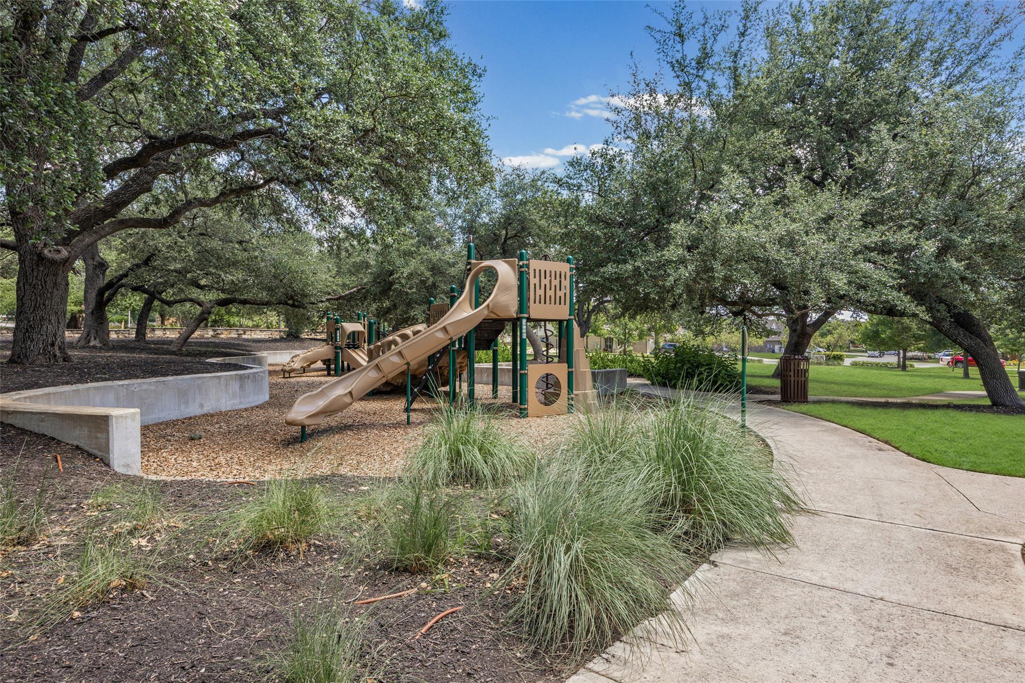 12203 Toluca Dr Property Photo 33