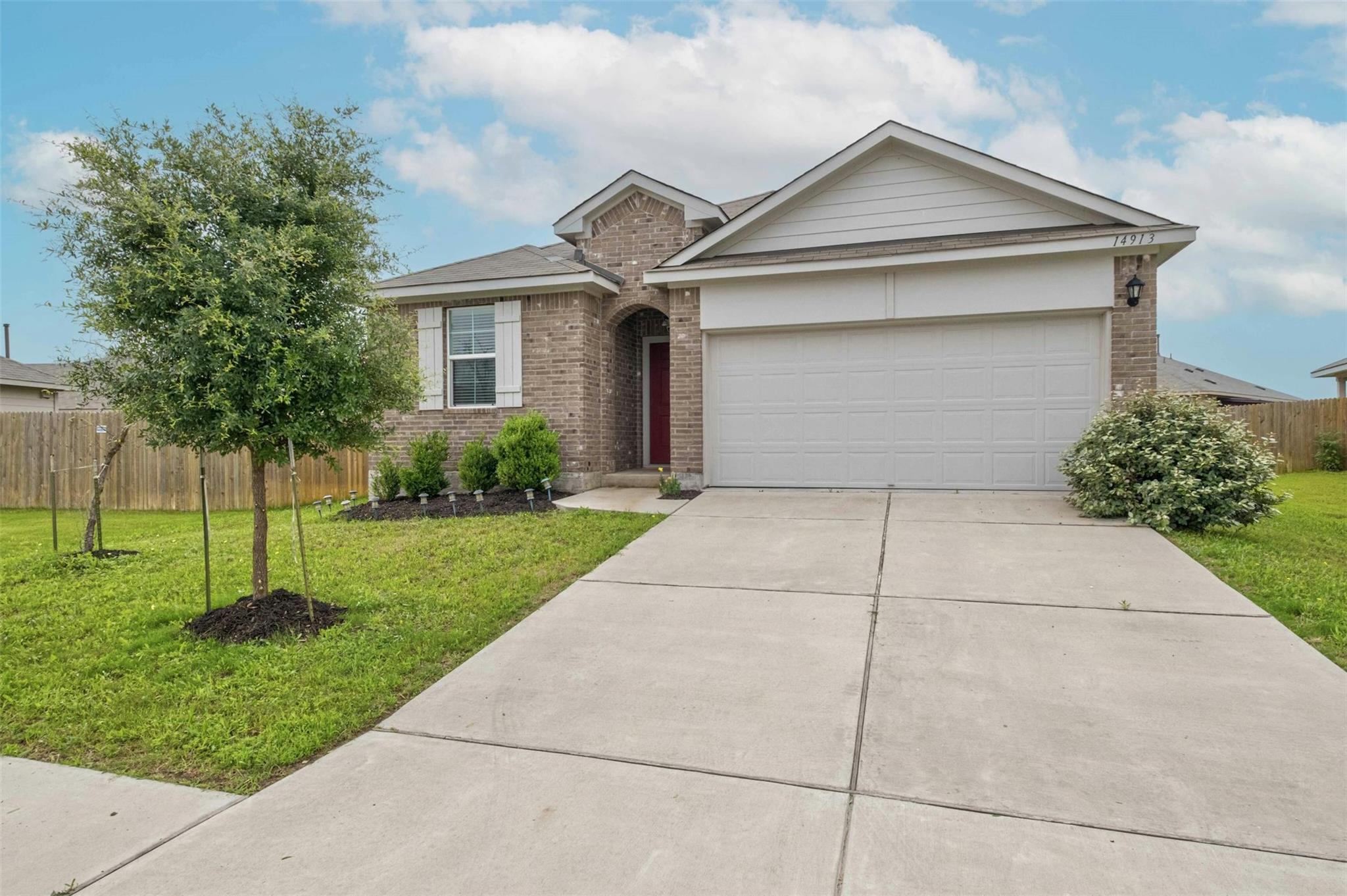 14913 Ben Davis Dr Property Photo